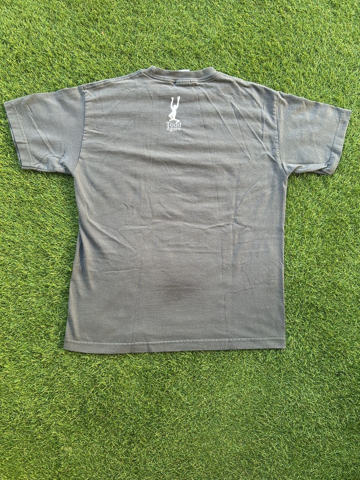 Vintage Vintage Todd Agnew Reflect Something Christian Music T-Shirt Size US M / EU 48-50 / 2 - 4 Thumbnail