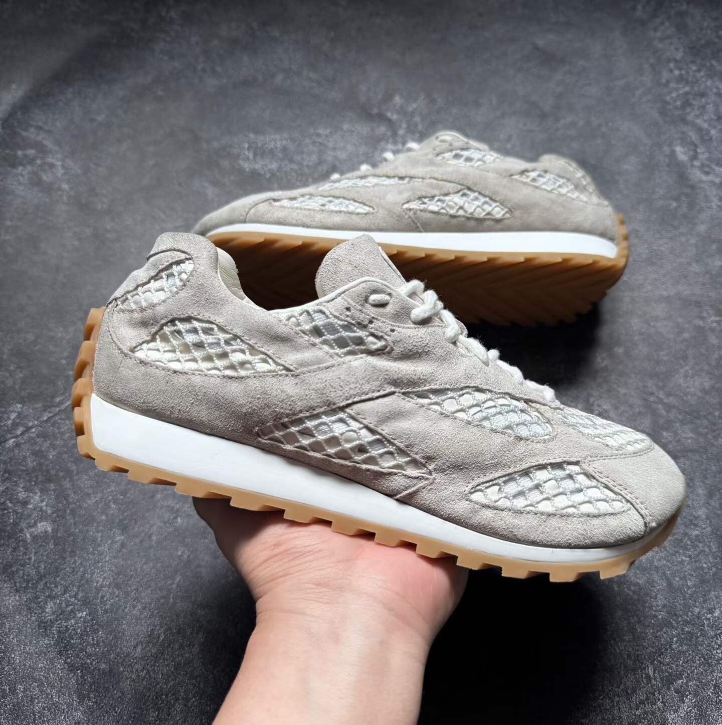 Bottega Veneta Bottega Veneta Gray Lowtop Sneakers us_7-5 Women Size US 7.5 / IT 37.5 - 1 Thumbnail