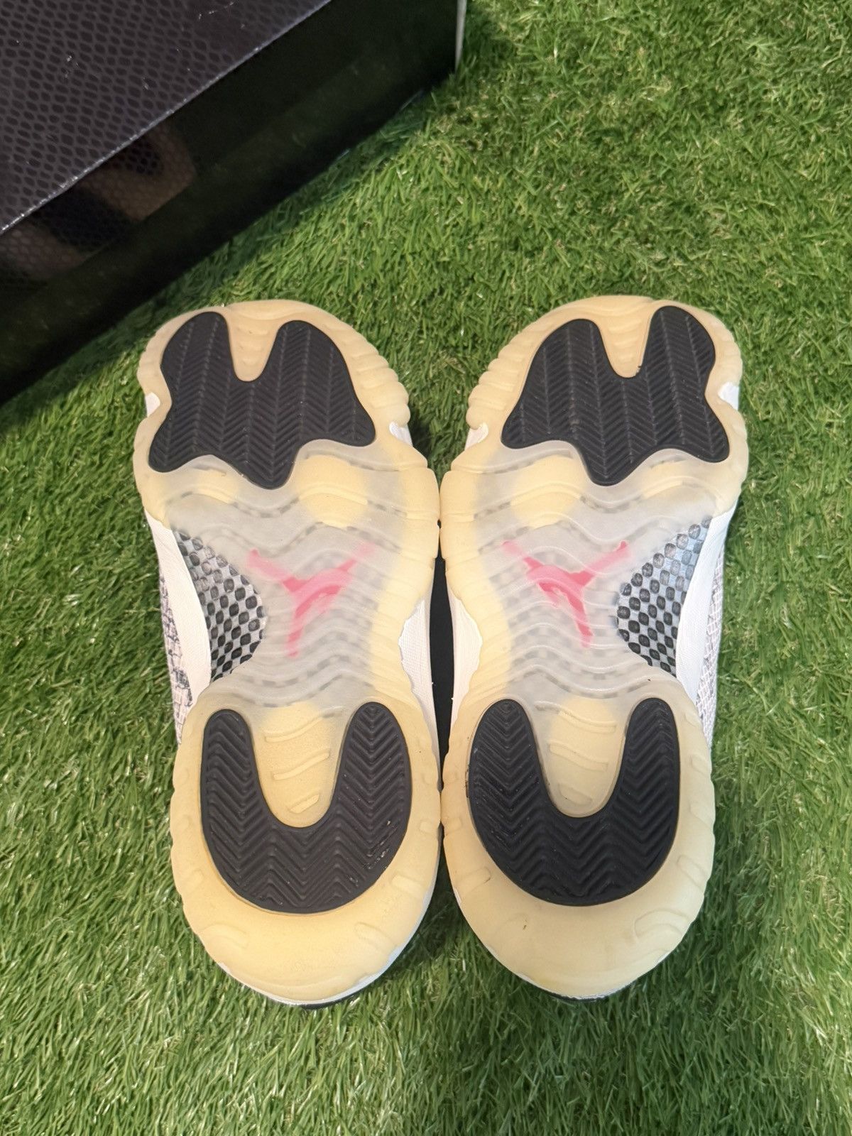Jordan Brand Jordan 11 Low Snake Light Bone Size US 9.5 / EU 42-43 - 7 Thumbnail