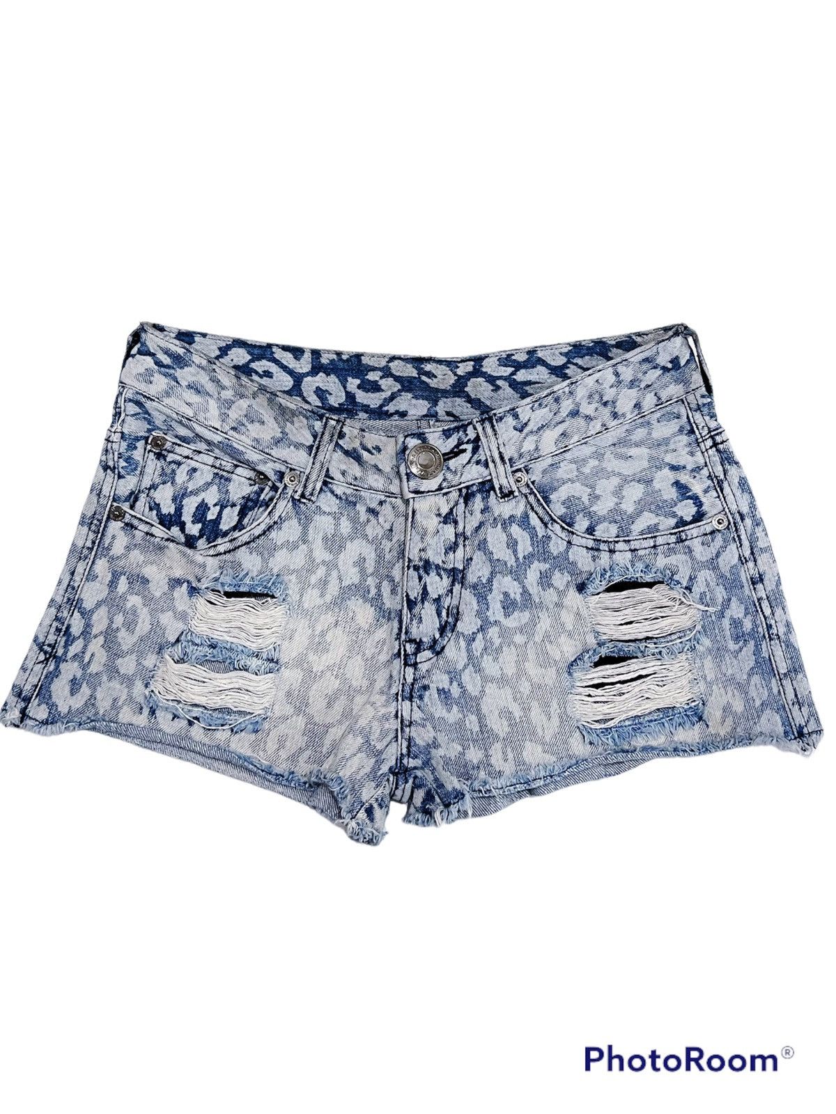 Japanese Brand Y2K Leopard denim shorts 🐆💗 Size 26" / US 2 / IT 38 - 1 Thumbnail