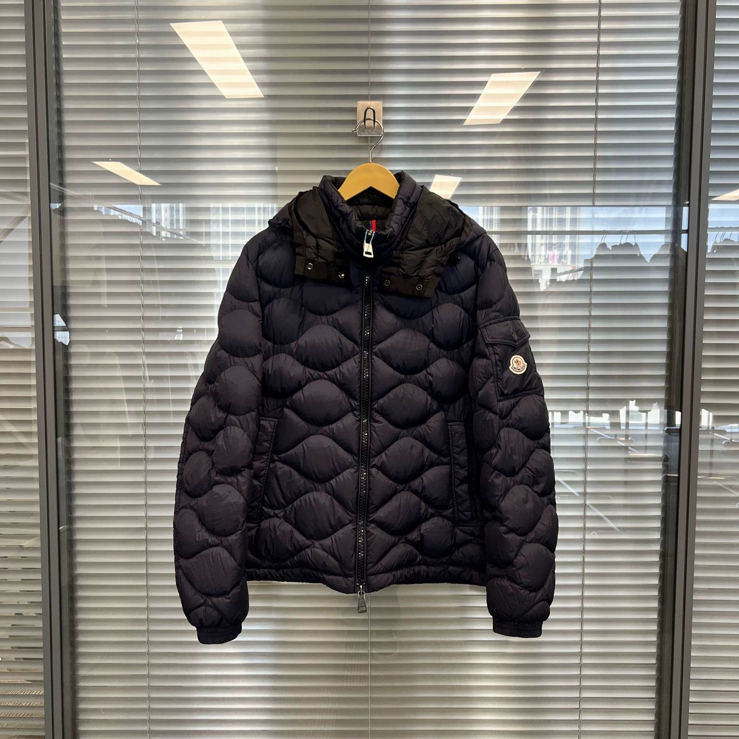 Moncler Moncler diamond quilted black down jacket 2 Size US M / EU 48-50 / 2 - 1 Thumbnail