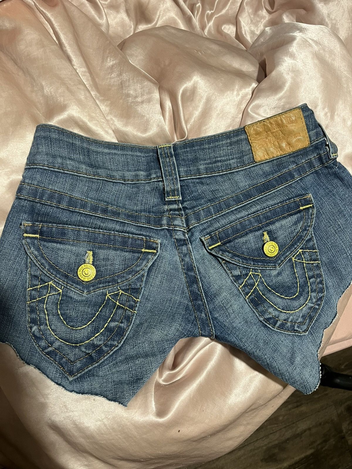 True Religion low waisted true religion shorts Size 27" / US 4 / IT 40 - 3 Thumbnail