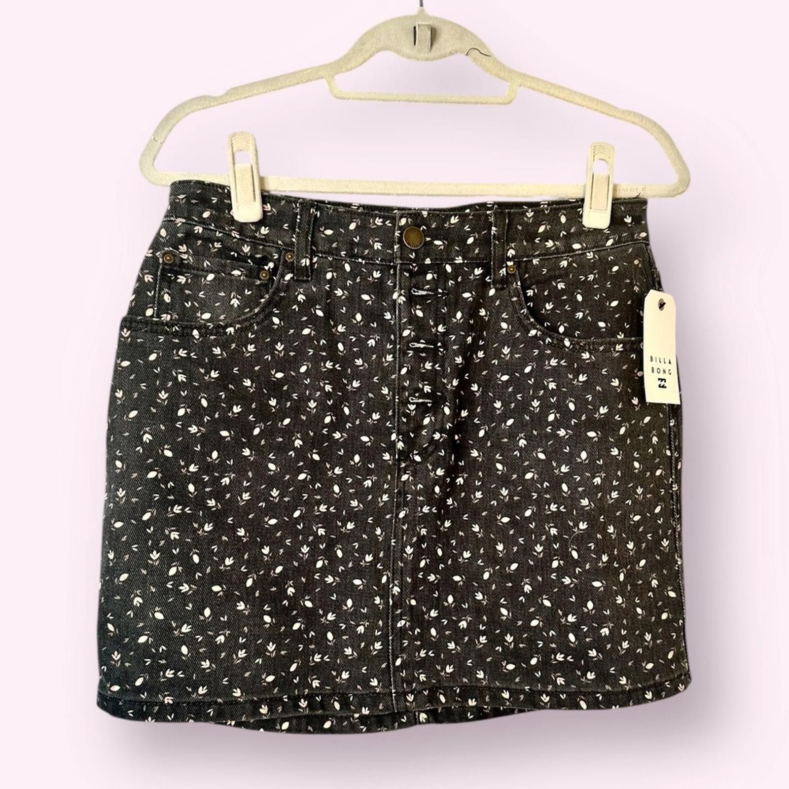 Billabong Billabong Floral Denim Mini Skirt Size 30" / US 8 / IT 44 - 1 Thumbnail