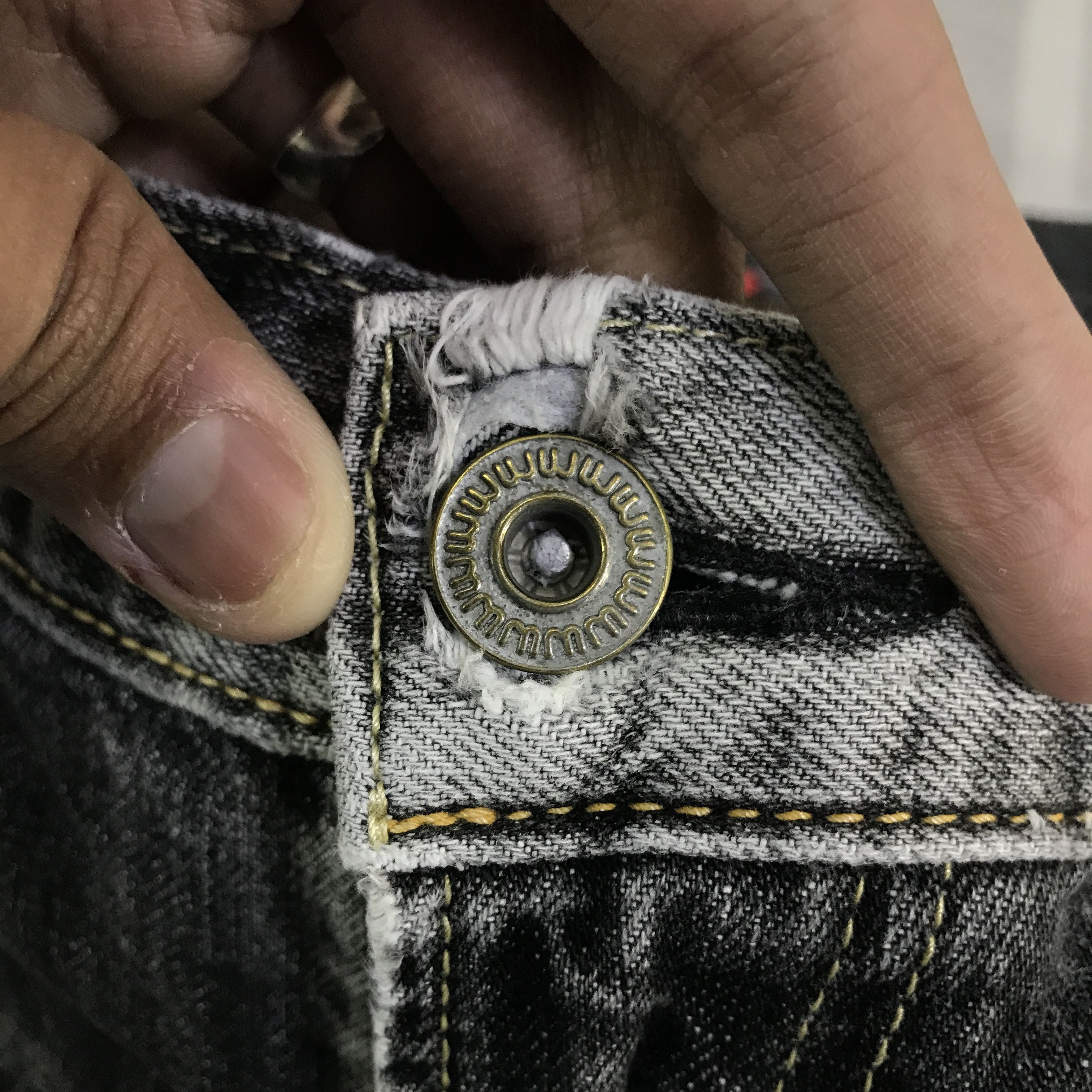 Japanese Brand 002 Vtg Uniqlo Black denim distressed Jeans pants K130B23 Size US 33 - 12 Thumbnail