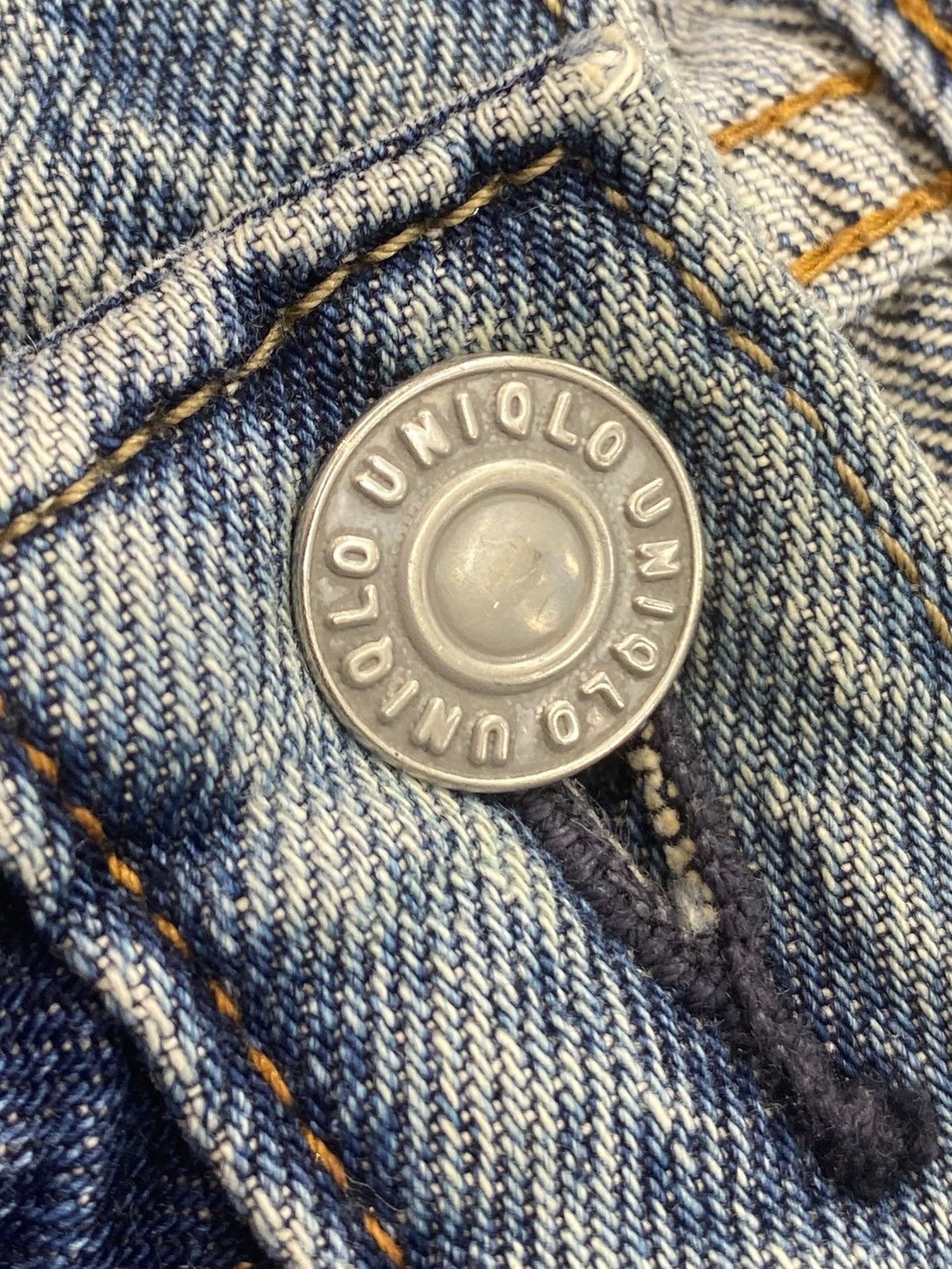 Uniqlo Uniqlo Whiskers Faded Wash Style Straight Cut Jeans Size US 30 / EU 46 - 10 Thumbnail