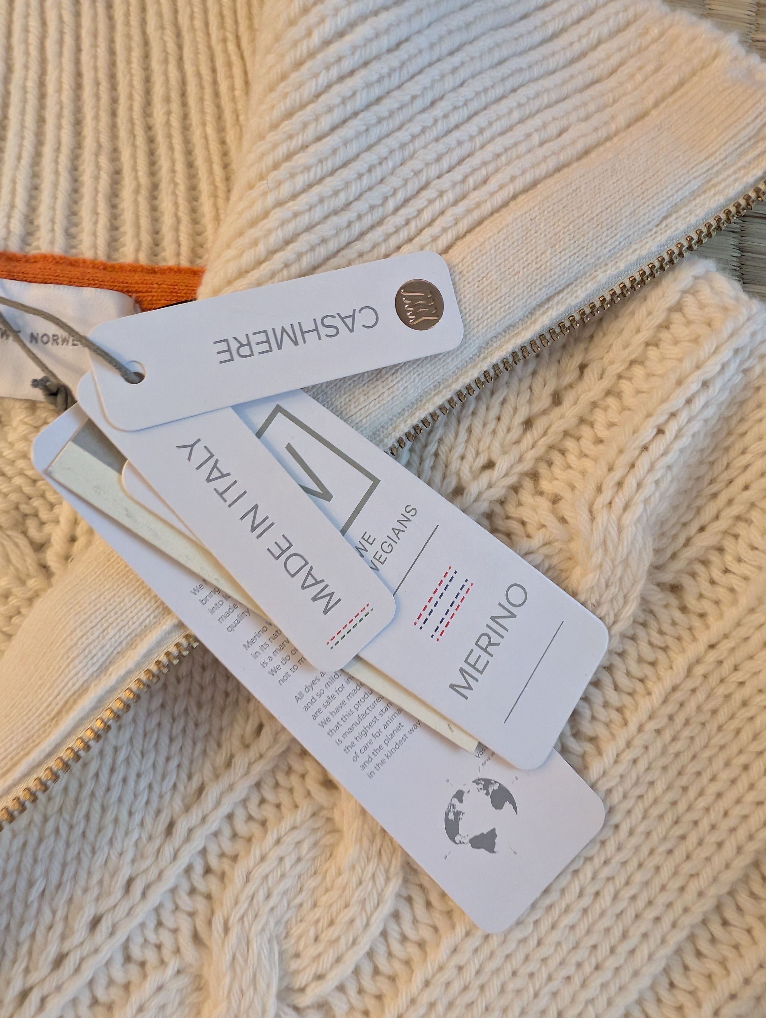 Designer NWT We Norwegians Trysil Cable Knit Wool Cashmere Cardigan Size S / US 4 / IT 40 - 3 Thumbnail