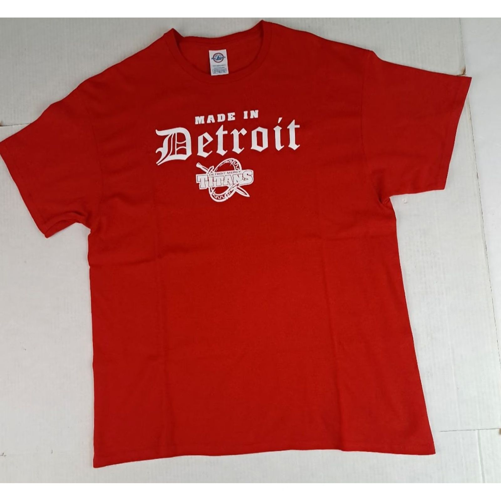 Delta VINTAGE Detroit Mercy University Titans X-Large T-Shirt Red Delta Shirt XL Unisex Adults College Mens Womens Size US XL / EU 56 / 4 - 4 Thumbnail