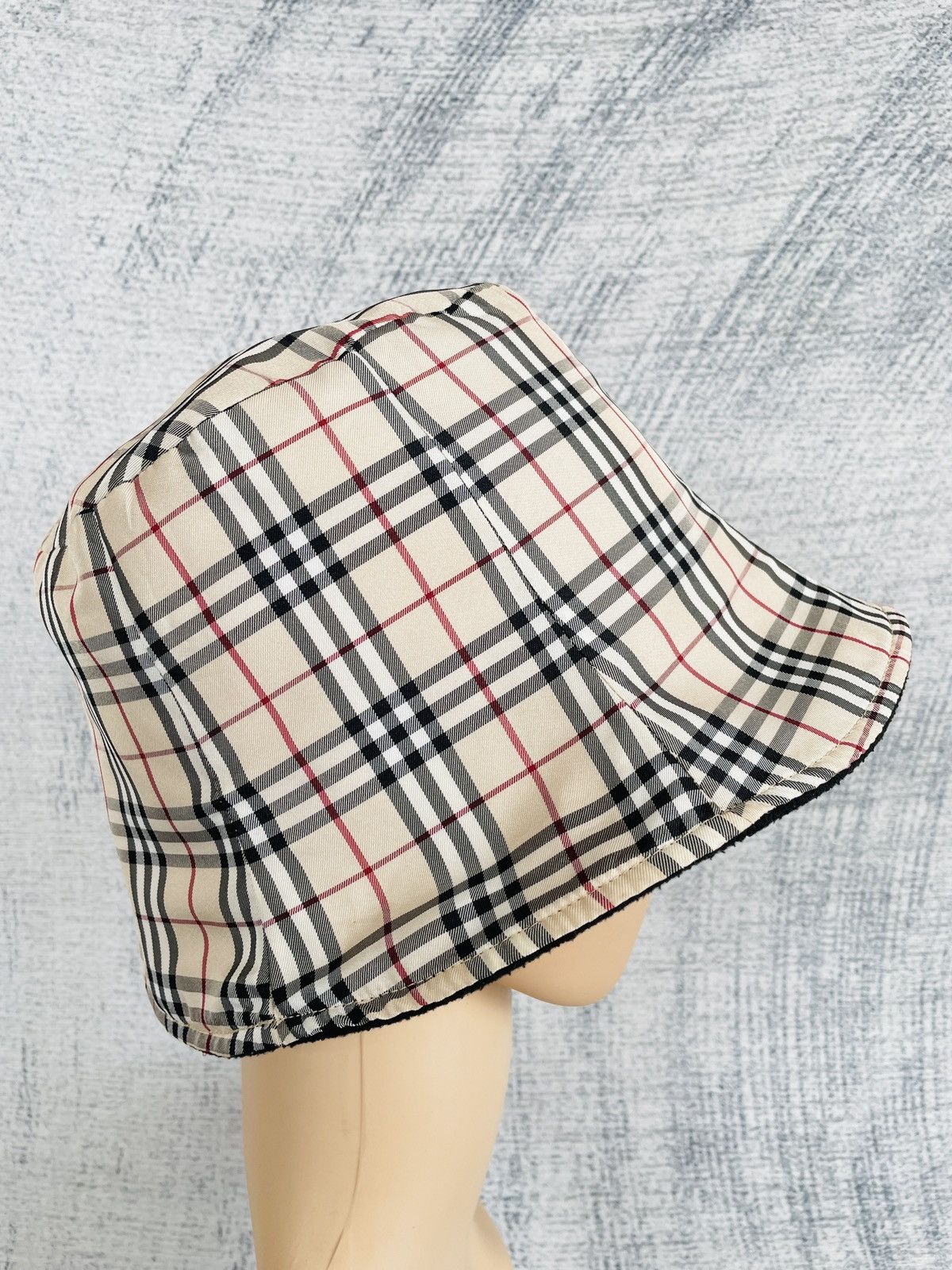 Burberry BURBERRY REVERSIBLE NOVA CHECK BUCKET HAT Size ONE SIZE - 4 Thumbnail