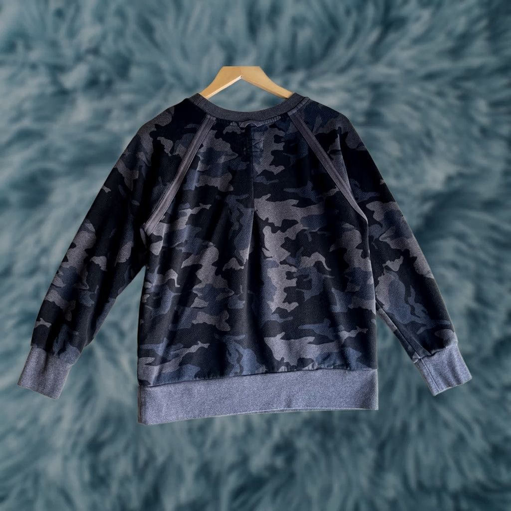 Prana prAna Sweatshirt Crew Neck Long Sleeve Camouflage Gray Black Women’s M Medium Pullover Activewear Crewneck Colorful Size M / US 6-8 / IT 42-44 - 1 Thumbnail