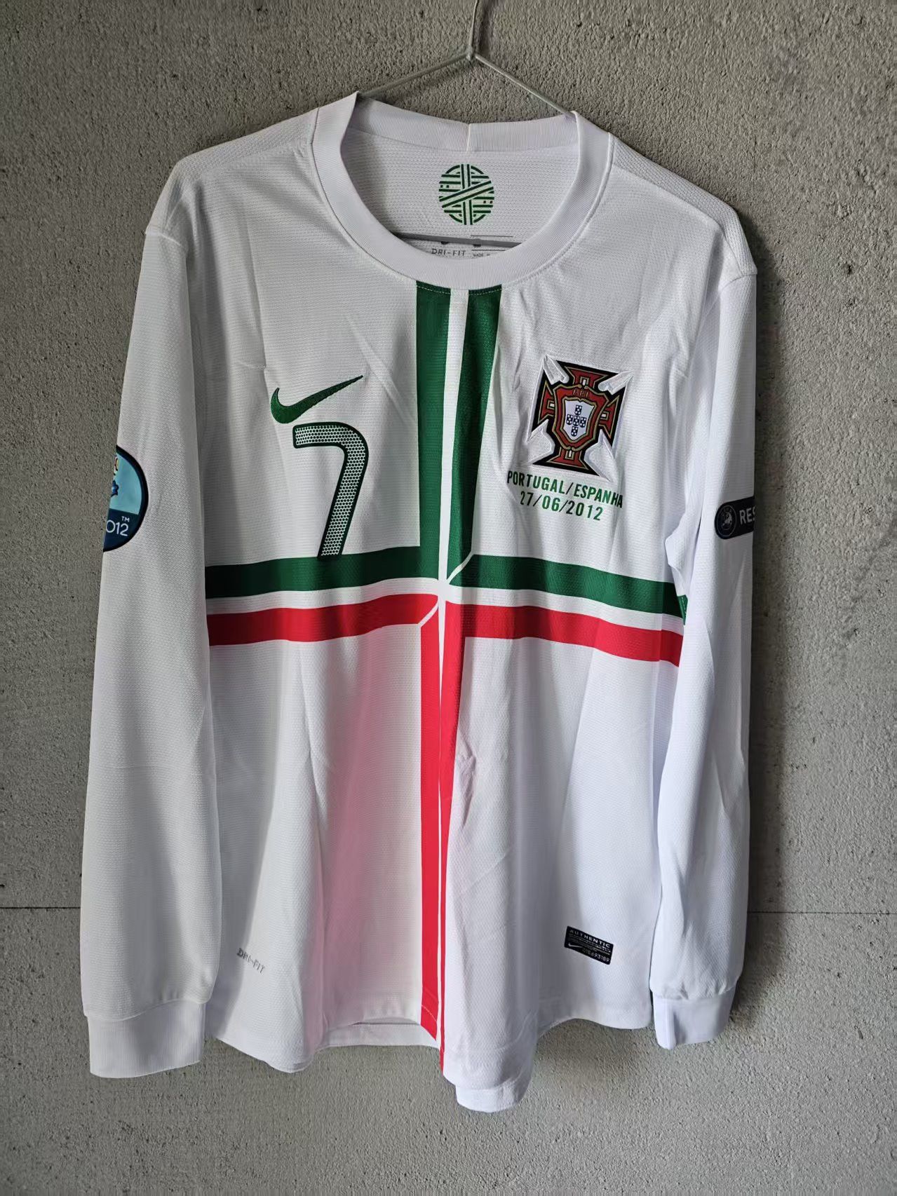 Other 2012 Portugal C Ronaldo Jersey Home Longsleeve Size US L / EU 52-54 / 3 - 1 Thumbnail
