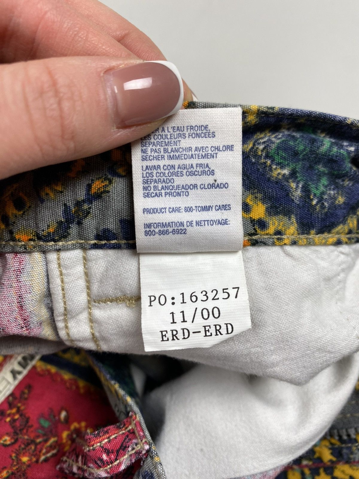 Tommy Hilfiger Tommy Hilfiger Jeans Vintage Patterned Shorts Size 30 Size US 30 / EU 46 - 15 Thumbnail