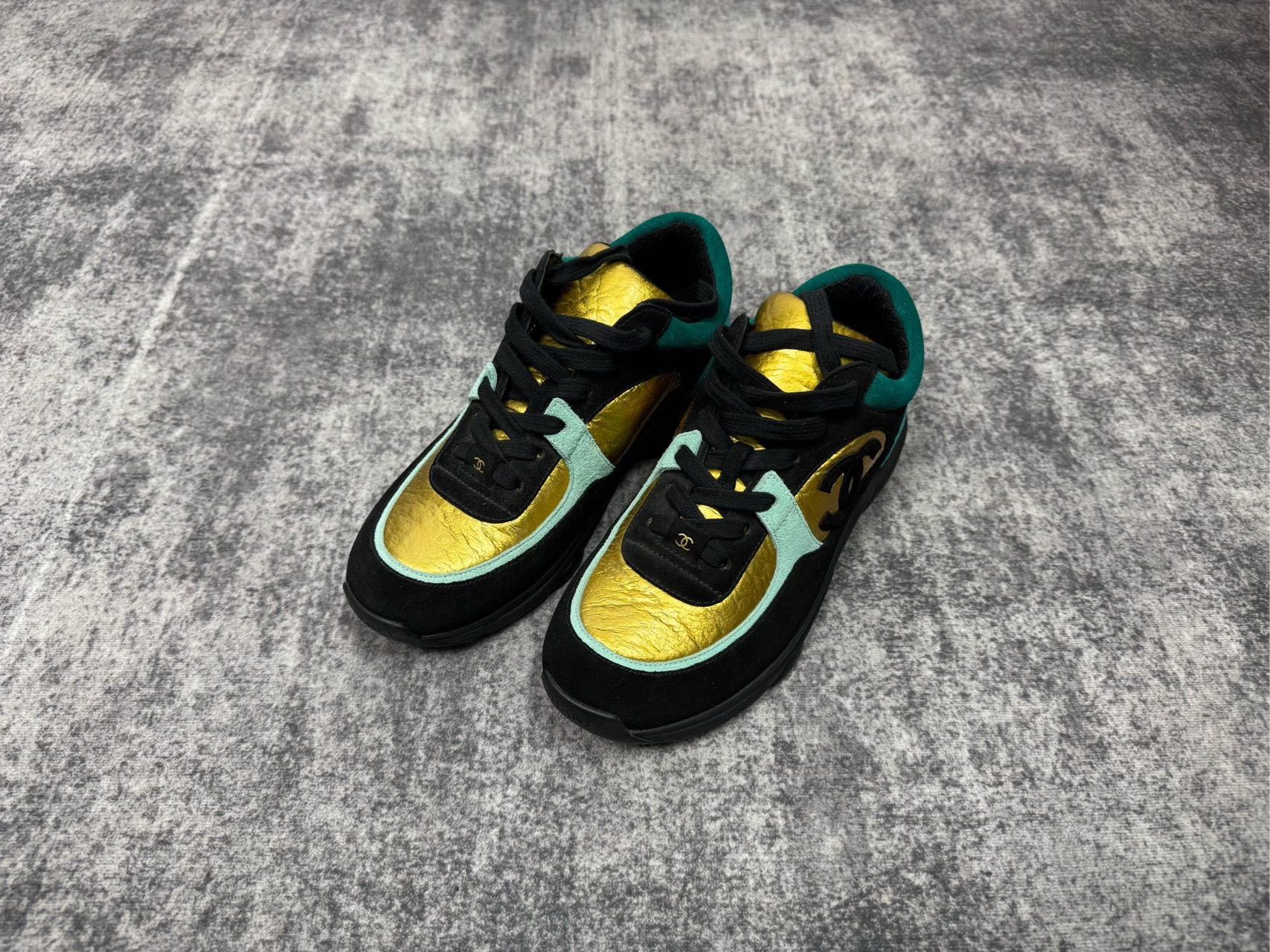 Chanel CHANEL Colorblock Double C Sneakers Size US 7 / IT 37 - 1 Thumbnail