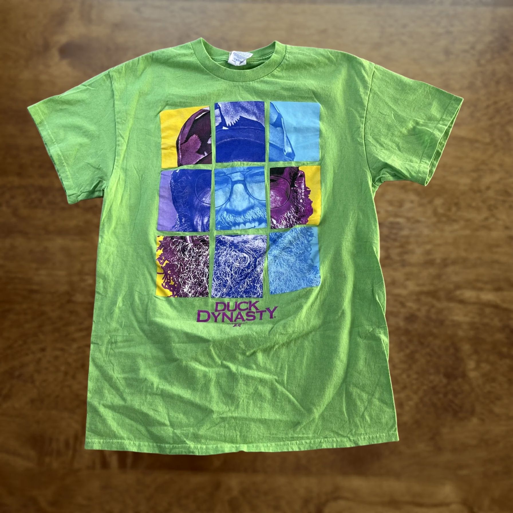Gildan Duck Dynasty Gildan Shirt Mens Medium Green TV Show Graphic Tee T-Shirt Size US M / EU 48-50 / 2 - 1 Thumbnail