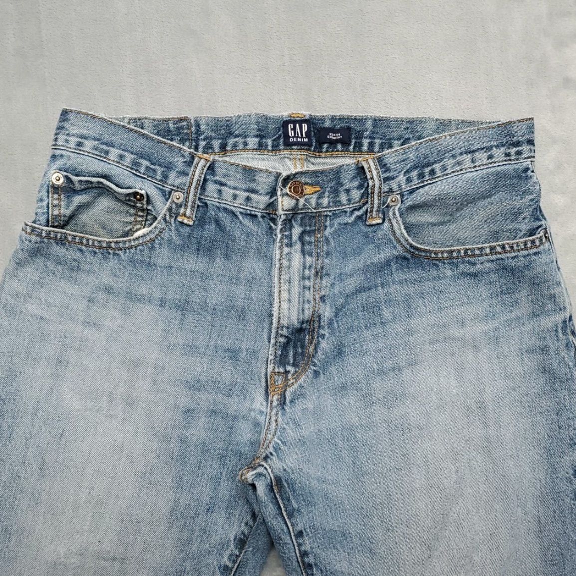 Gap Gap Jeans Mens 33x34 Blue Denim 100% Cotton Straight Leg Medium Wash Classics Jeans Mens 90s USA American Belt Loops 5-Pocket Zip Bags Womens? Size US 33 - 7 Thumbnail