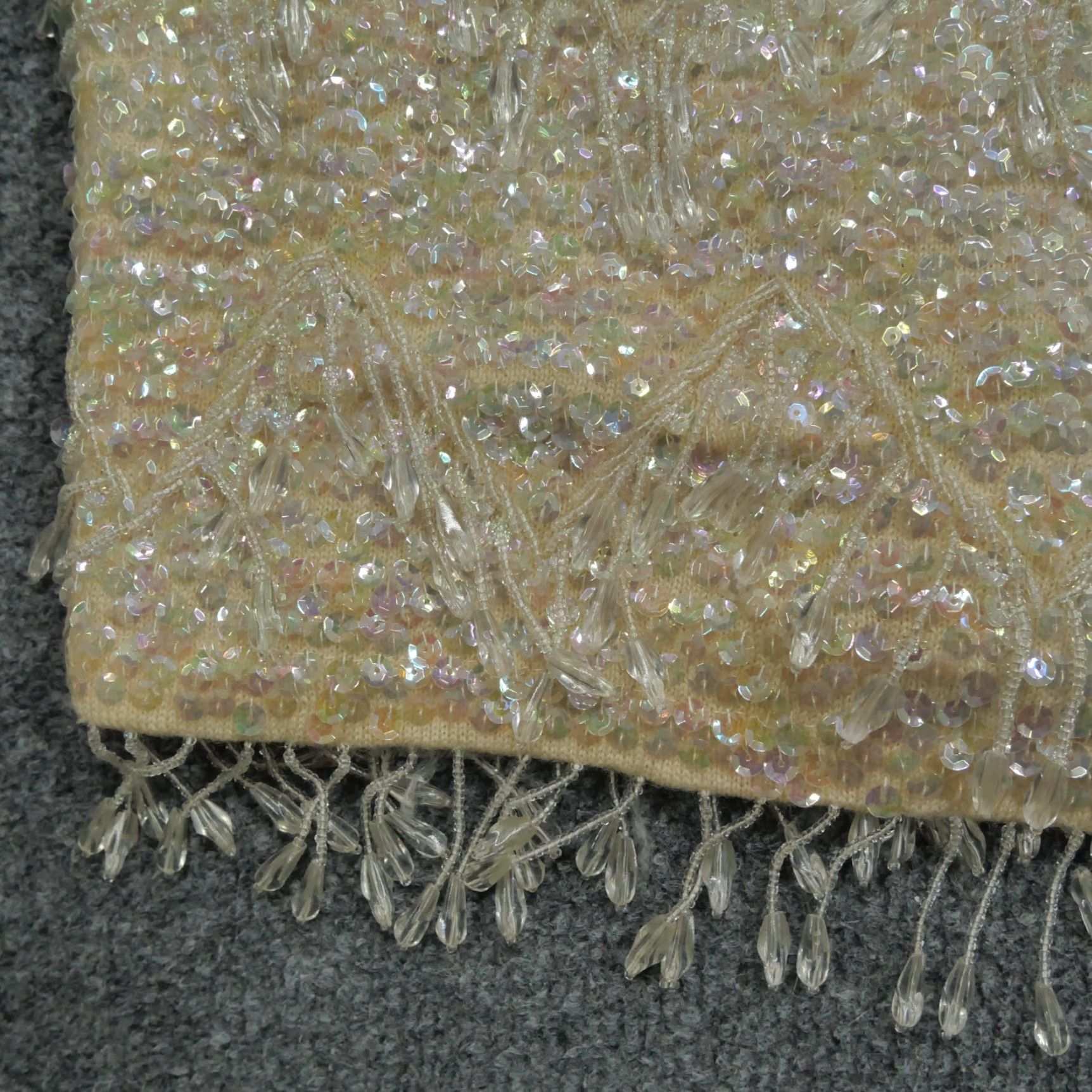 Vintage VINTAGE Beaded Top Womens L Tan Beige Wool Sleeveless Cocktail 60s 70s Beaded Top Womens L Tan Beige Wool Sleeveless Cocktail 60s 70s Size L / US 10 / IT 46 - 2 Thumbnail