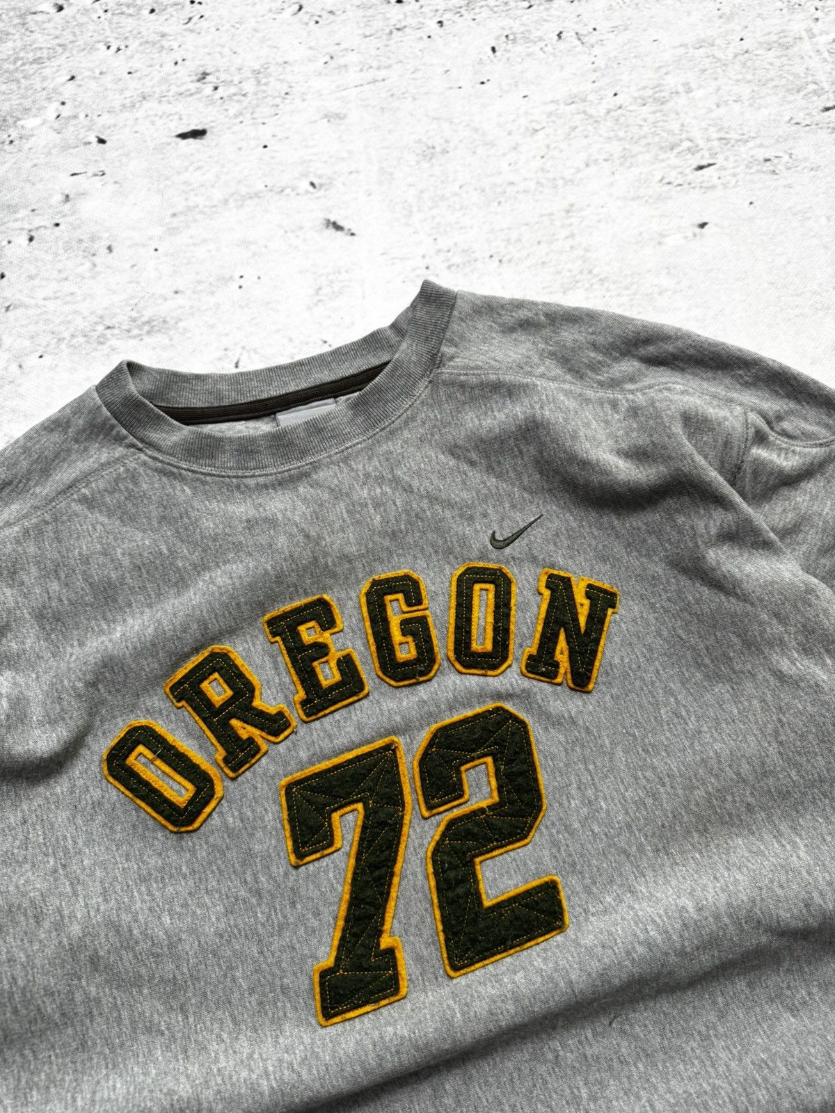 Nike × Vintage NIKE OREGON VINTAGE CENTER LOGO OVERSIZE BOXY SWEATSHIRT Size US L / EU 52-54 / 3 - 3 Thumbnail