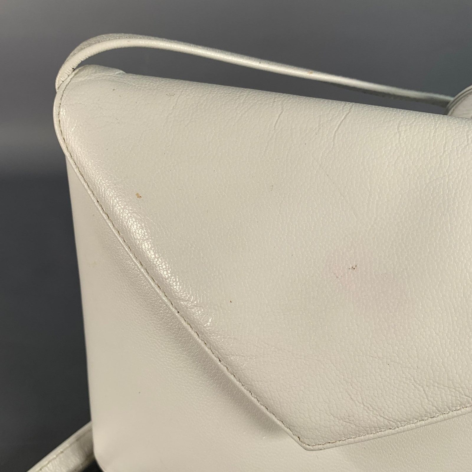 Other Vintage One Size White Leather Crossbody Handbag Size ONE SIZE - 5 Thumbnail
