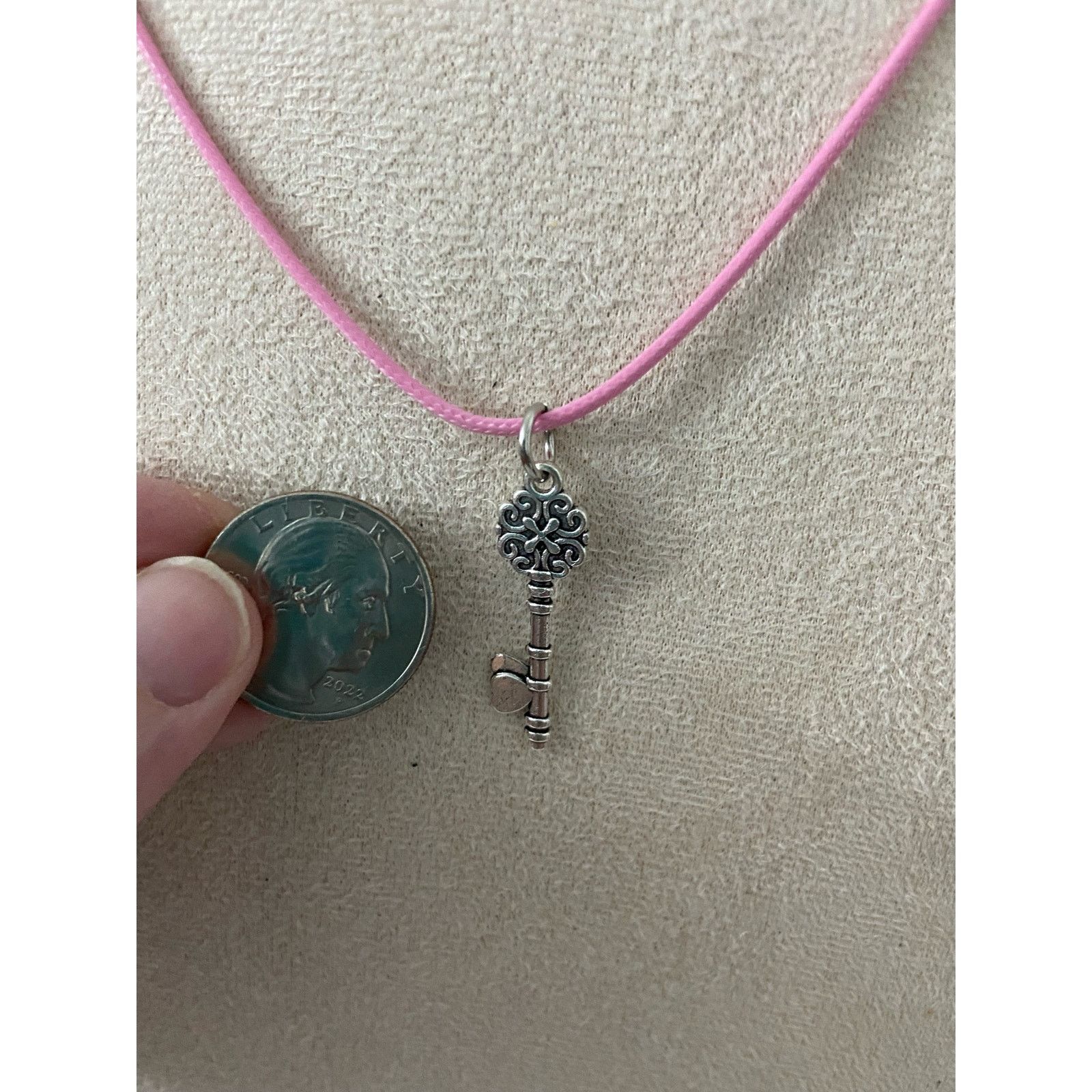 Other Silver tone key pendant necklace Size ONE SIZE - 2 Thumbnail