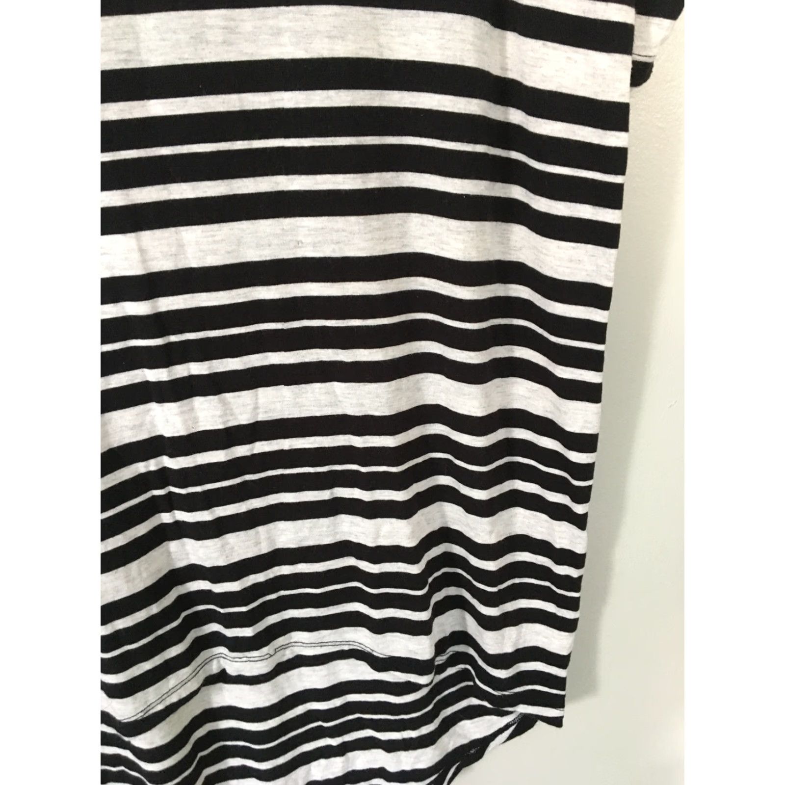 Vintage LuLaRoe Irma Tunic Tee Shirt Top Black Gray Stripes XXS Short Sleeve Crew Neck T-Shirt Woman Casual Vintage: No Size XXS / US 00 / IT 34 - 3 Thumbnail