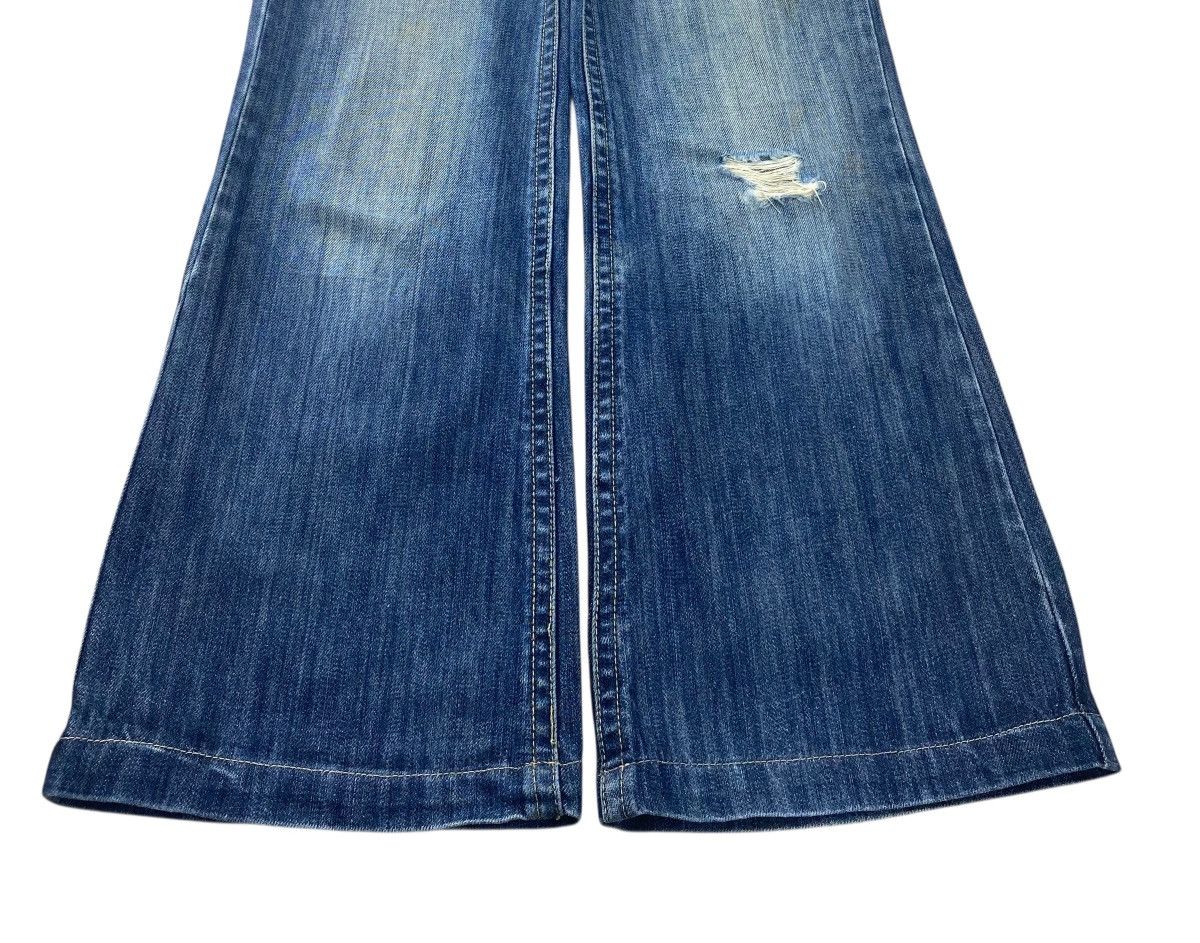 Japanese Brand Japanese Brand Faded Wash Ripped Style Boot Cut Jeans Size US 28 / EU 44 - 5 Thumbnail