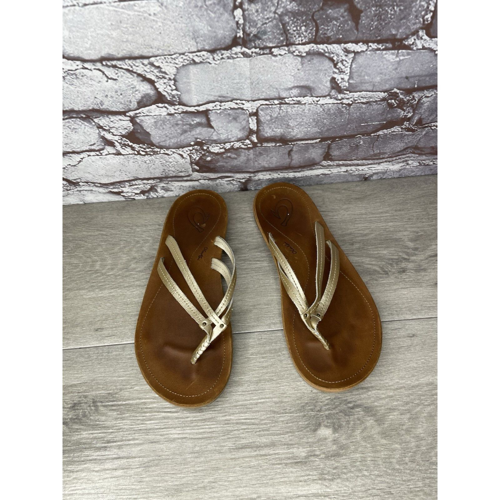 Olukai Olukai “U’i” Gold Leather Double Strap Flip Flops Sandals Wo Size US 8 / IT 38 - 9 Thumbnail
