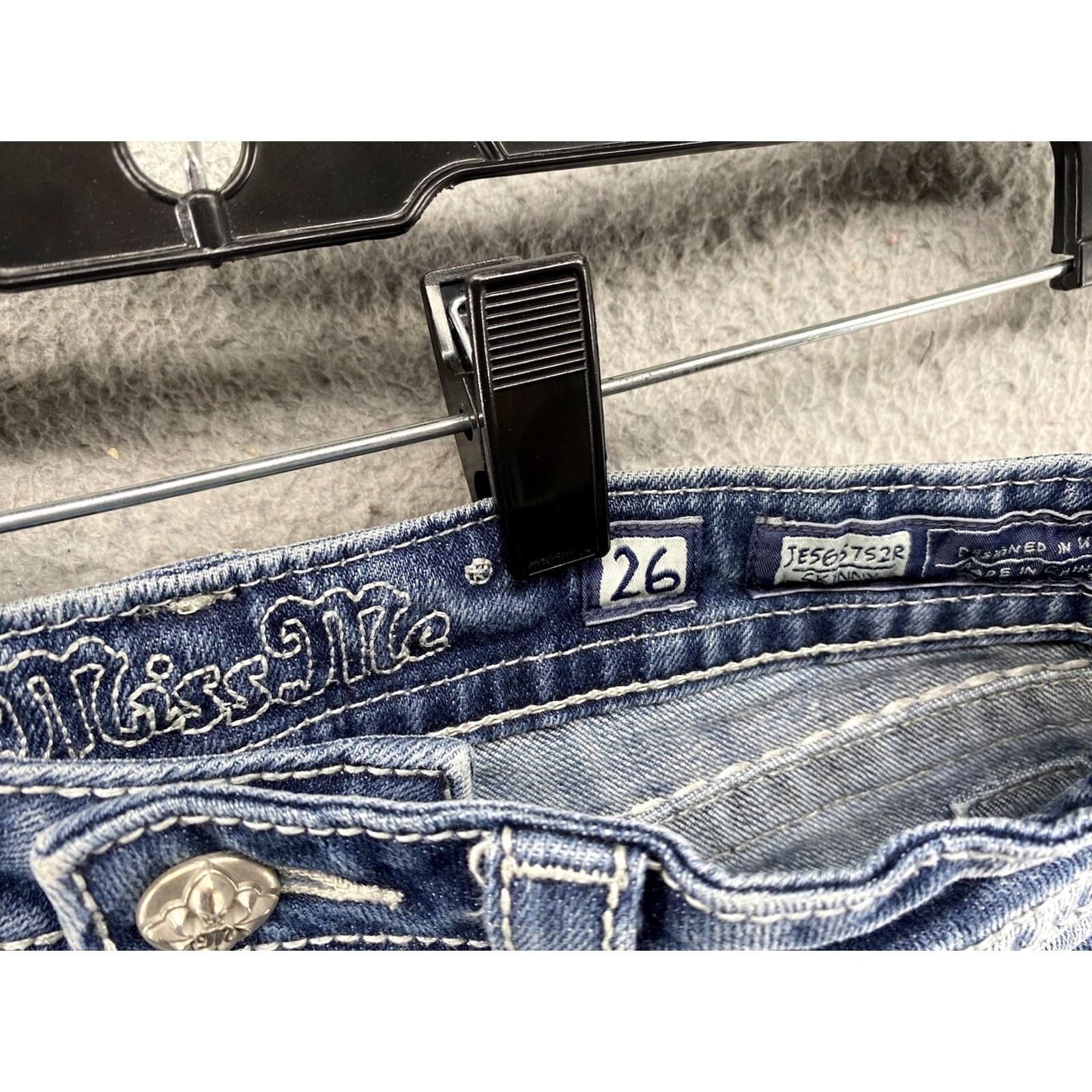 Miss Me Miss Me Jeans Skinny Flap Pocket Rhinestone Embroidered Beaded Jeans Women Size 26 Blue Denim Regular Girl Mens Womens Size 26" / US 2 / IT 38 - 4 Thumbnail