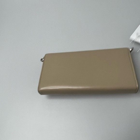 Givenchy Givenchy 4G Wallet Beige Dune $990 Size ONE SIZE - 3 Thumbnail