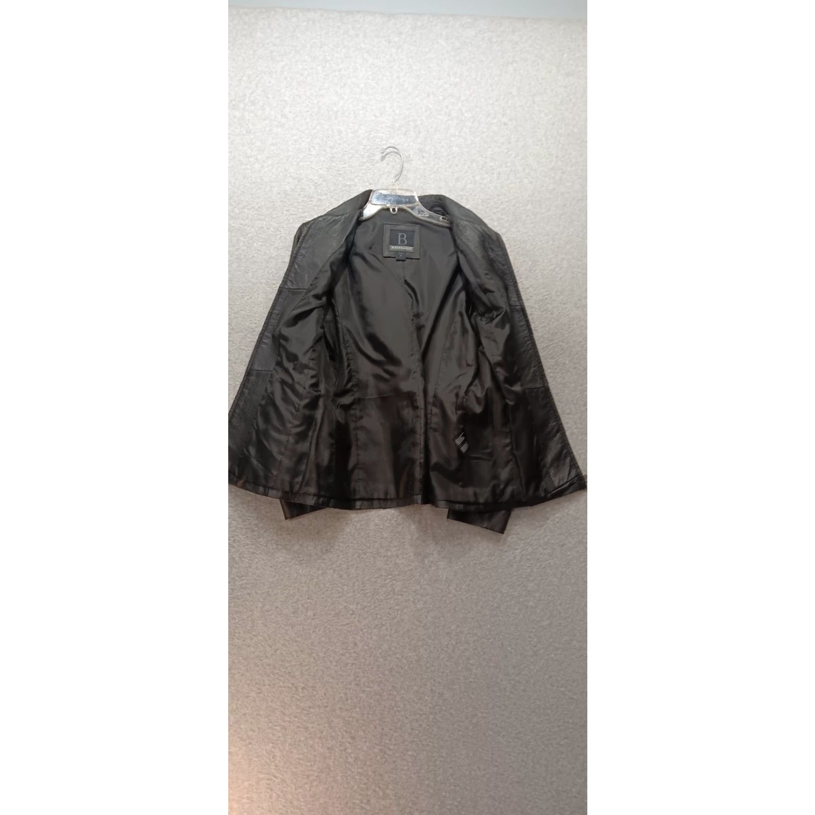 Vintage Bernardo Leather Jacket Women's Black Size M Full Zip Pockets Short Lightly Used Regular Fit Size M / US 6-8 / IT 42-44 - 6 Thumbnail