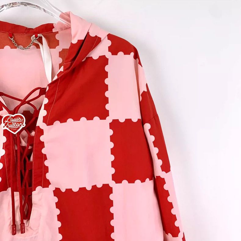Louis Vuitton Louis Vuitton Pink checkerboard hooded long sleeve assault Size US M / EU 48-50 / 2 - 3 Thumbnail