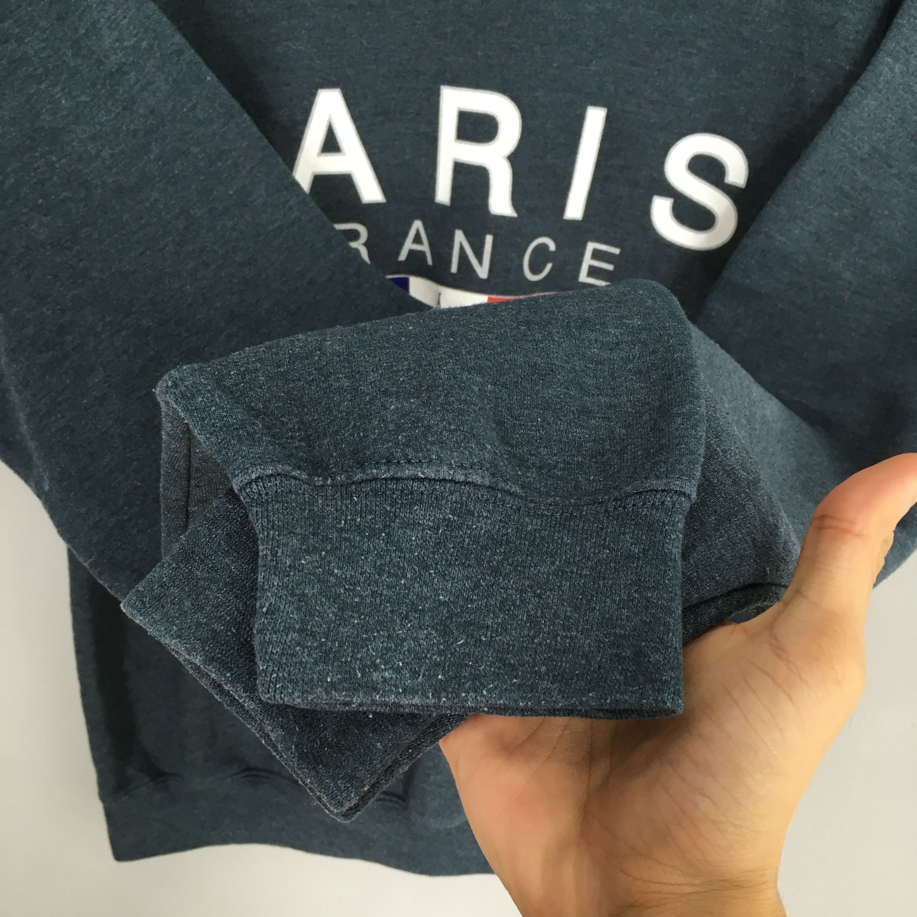 Gildan Vintage Y2K Paris France Gray Sweatshirts Medium Size US M / EU 48-50 / 2 - 6 Thumbnail