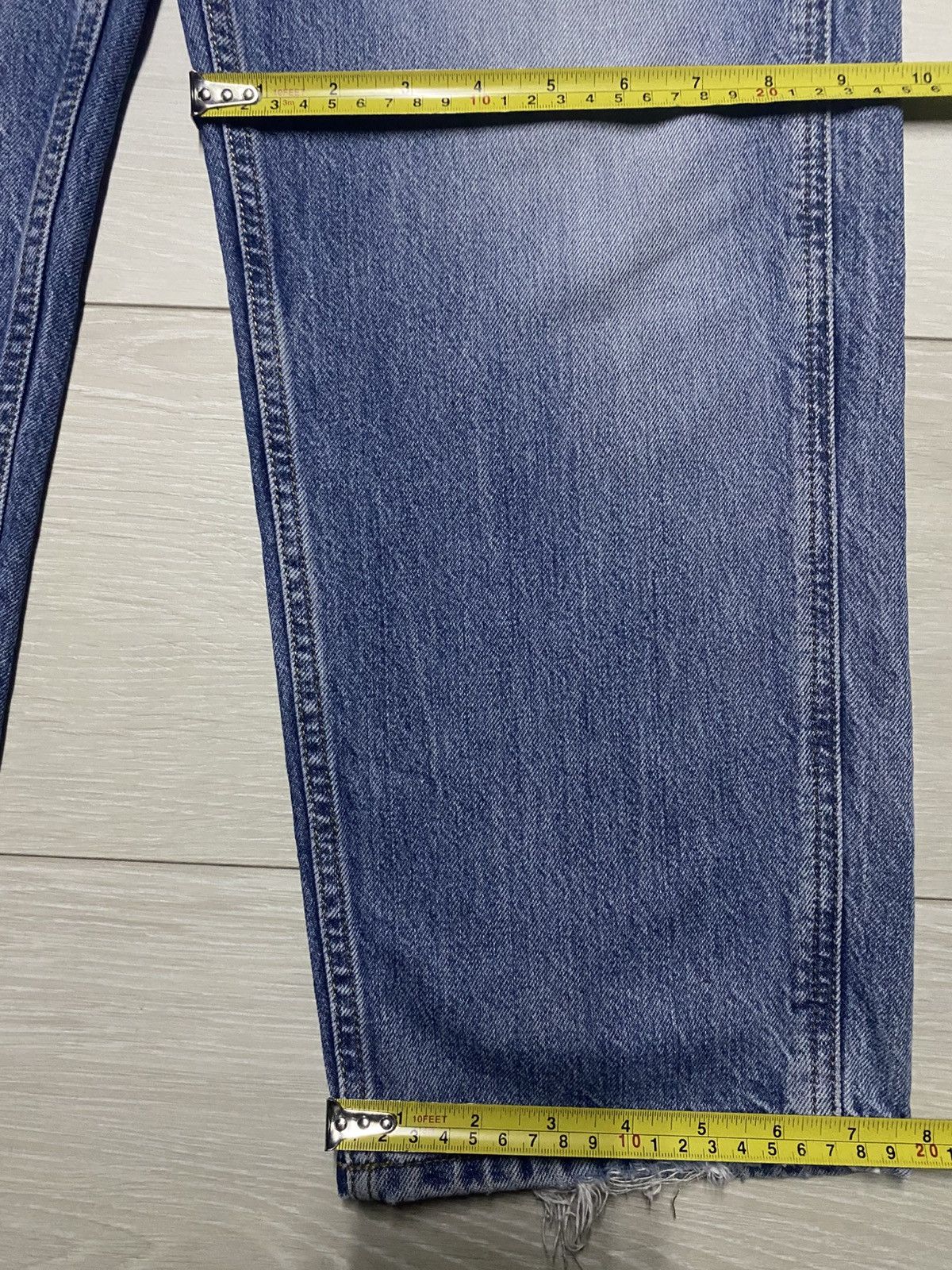 Uniqlo Vintage Uniqlo Blue Wash Taperred Leg Distressed Jeans Size US 32 / EU 48 - 14 Thumbnail