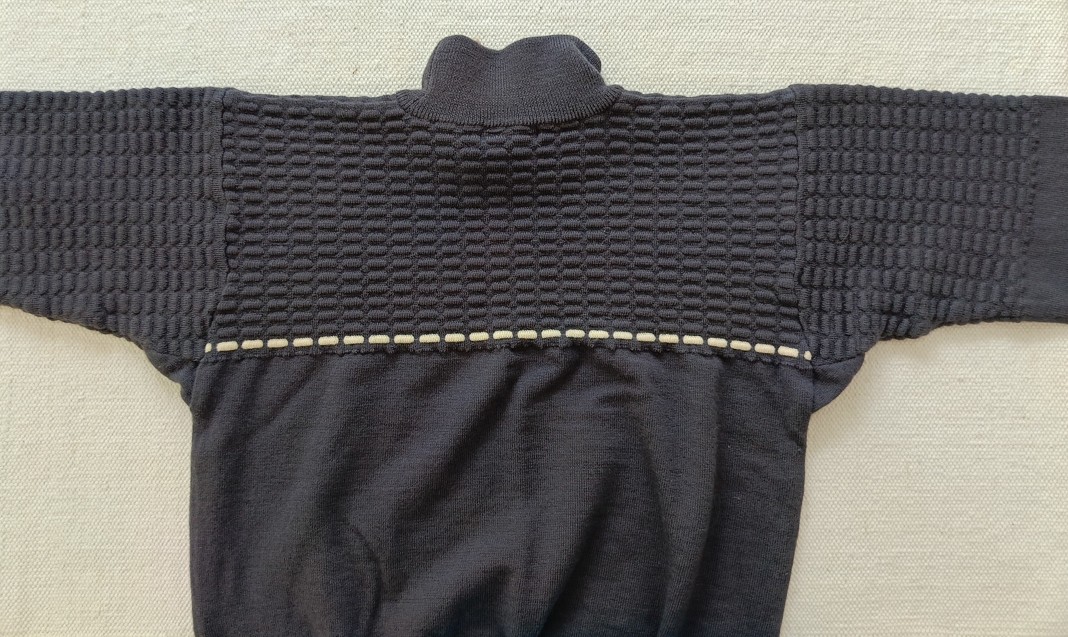 Issey Miyake Issey Miyake Japan 90s wool gray turtle neck sweater medium Size US S / EU 44-46 / 1 - 14 Thumbnail