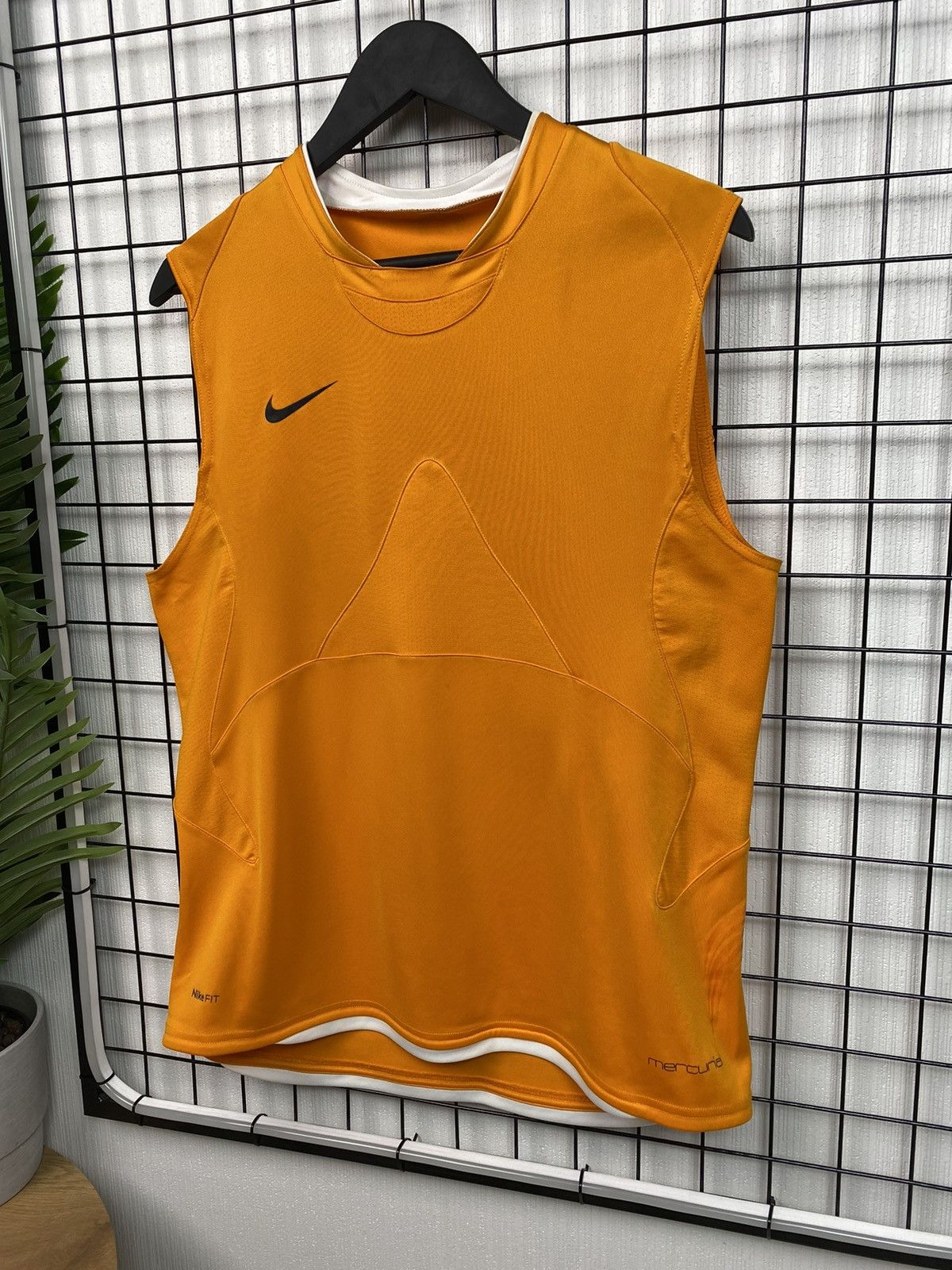 Nike Nike Mercurial vintage Tank top orange M size training Size US M / EU 48-50 / 2 - 3 Thumbnail