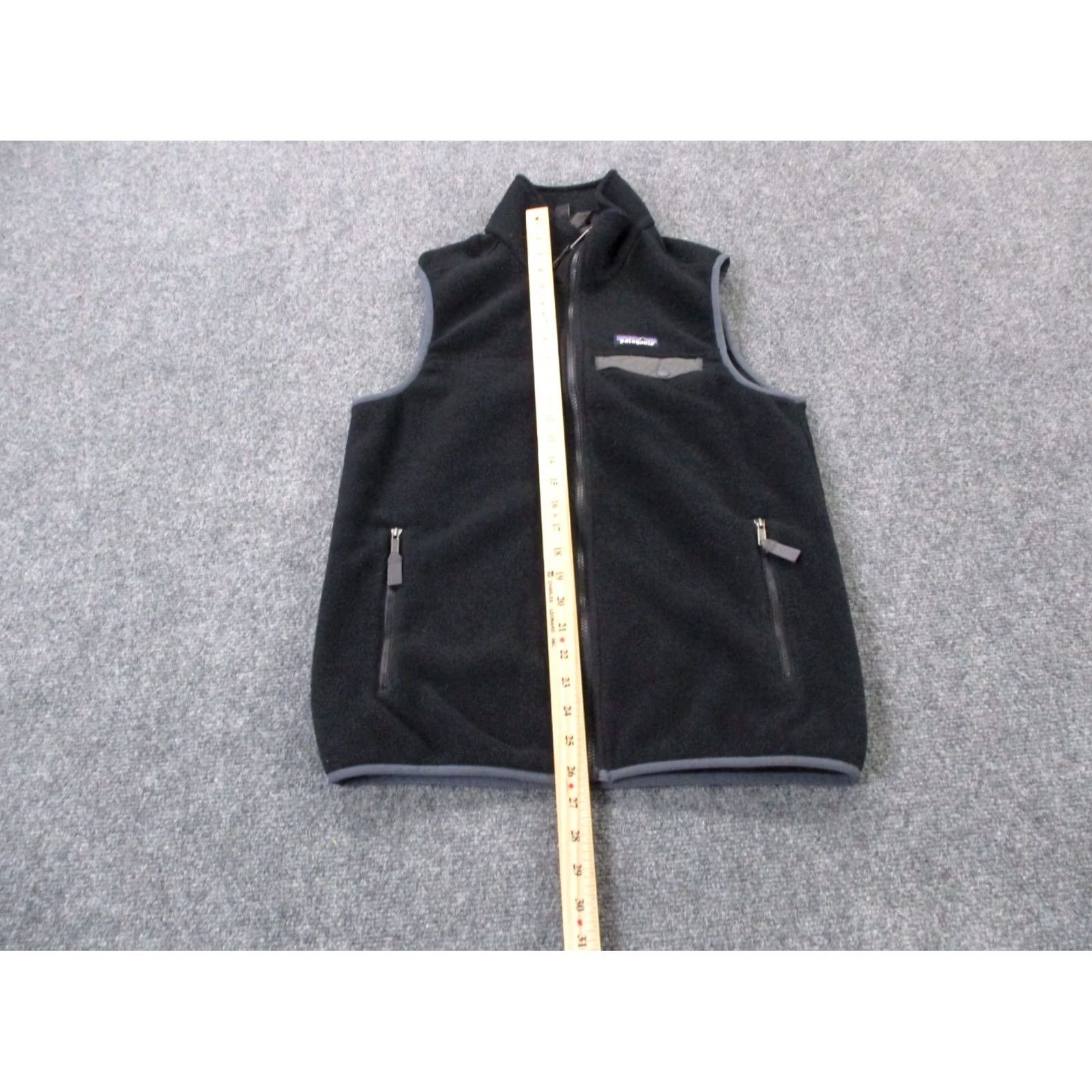 Patagonia Patagonia Vest Jacket Mens S Black Synchilla Fleece Zip Full Zip Pockets Hiking 90s Windbreaker Size US S / EU 44-46 / 1 - 3 Thumbnail