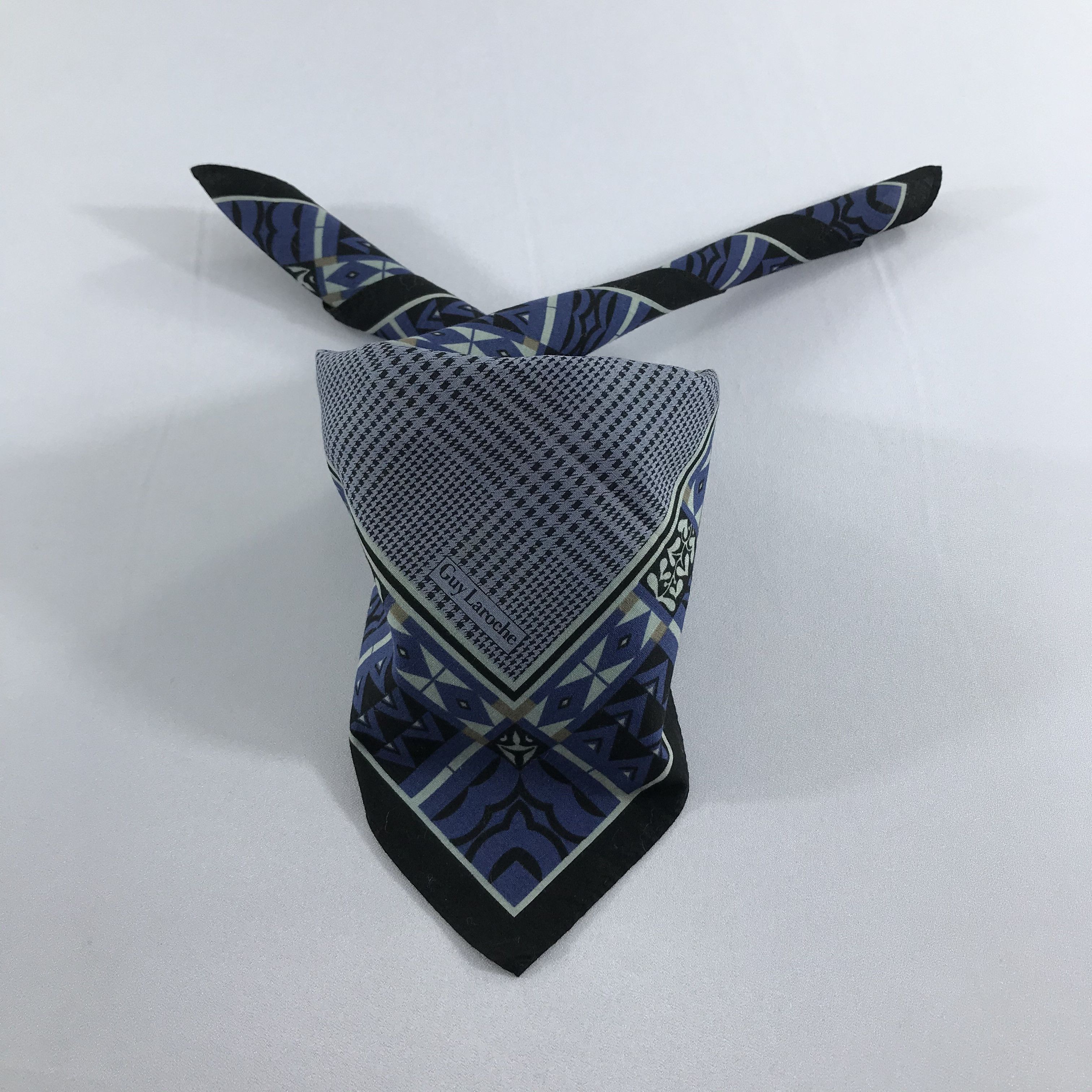 Guy Laroche Guy Laroche Handkerchief Neckerchief Bandana H1198 Size ONE SIZE - 1 Thumbnail