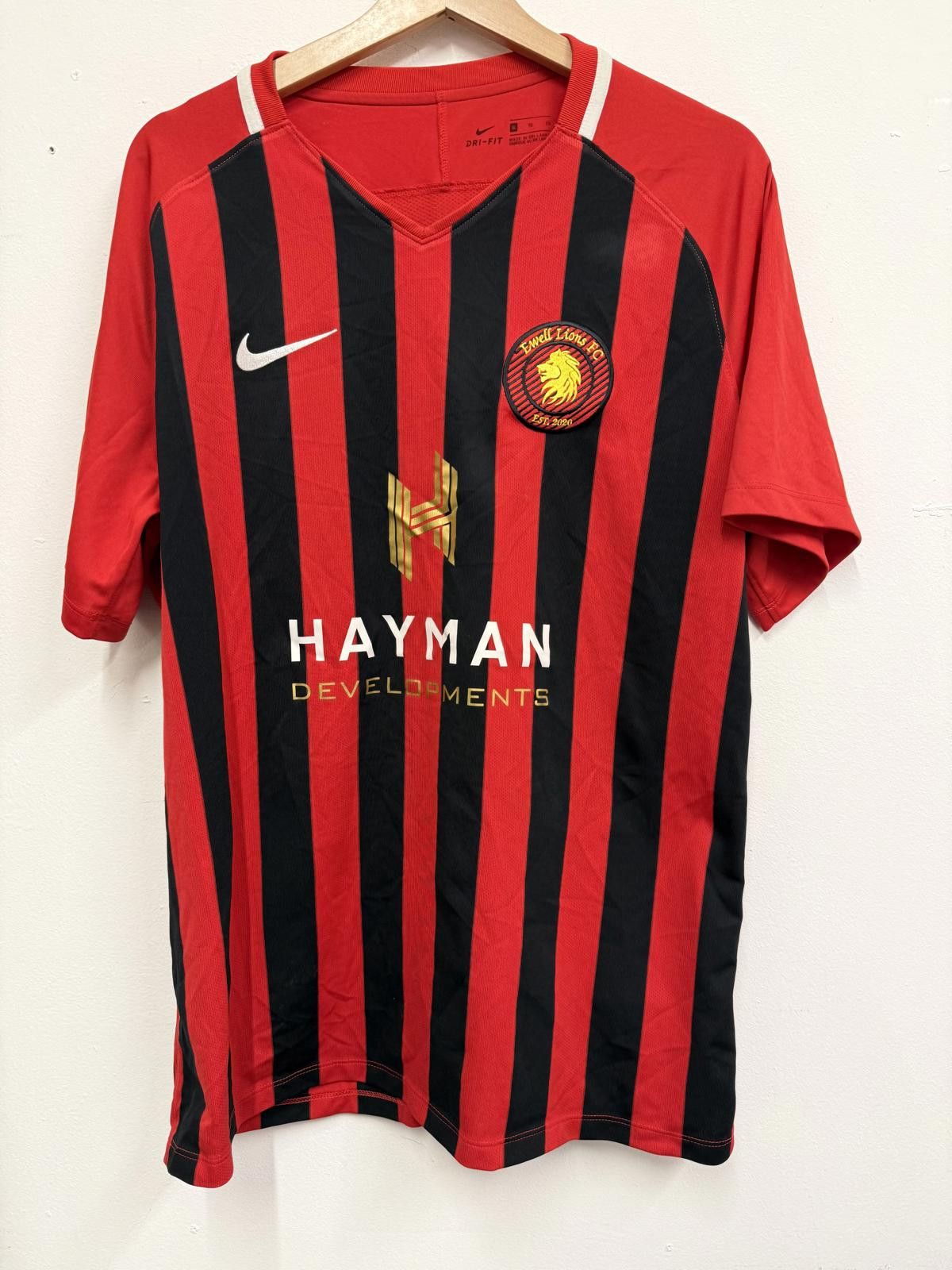 Nike Nike Men's Red and Black Striped Football Jersey Size US XL / EU 56 / 4 - 1 Thumbnail