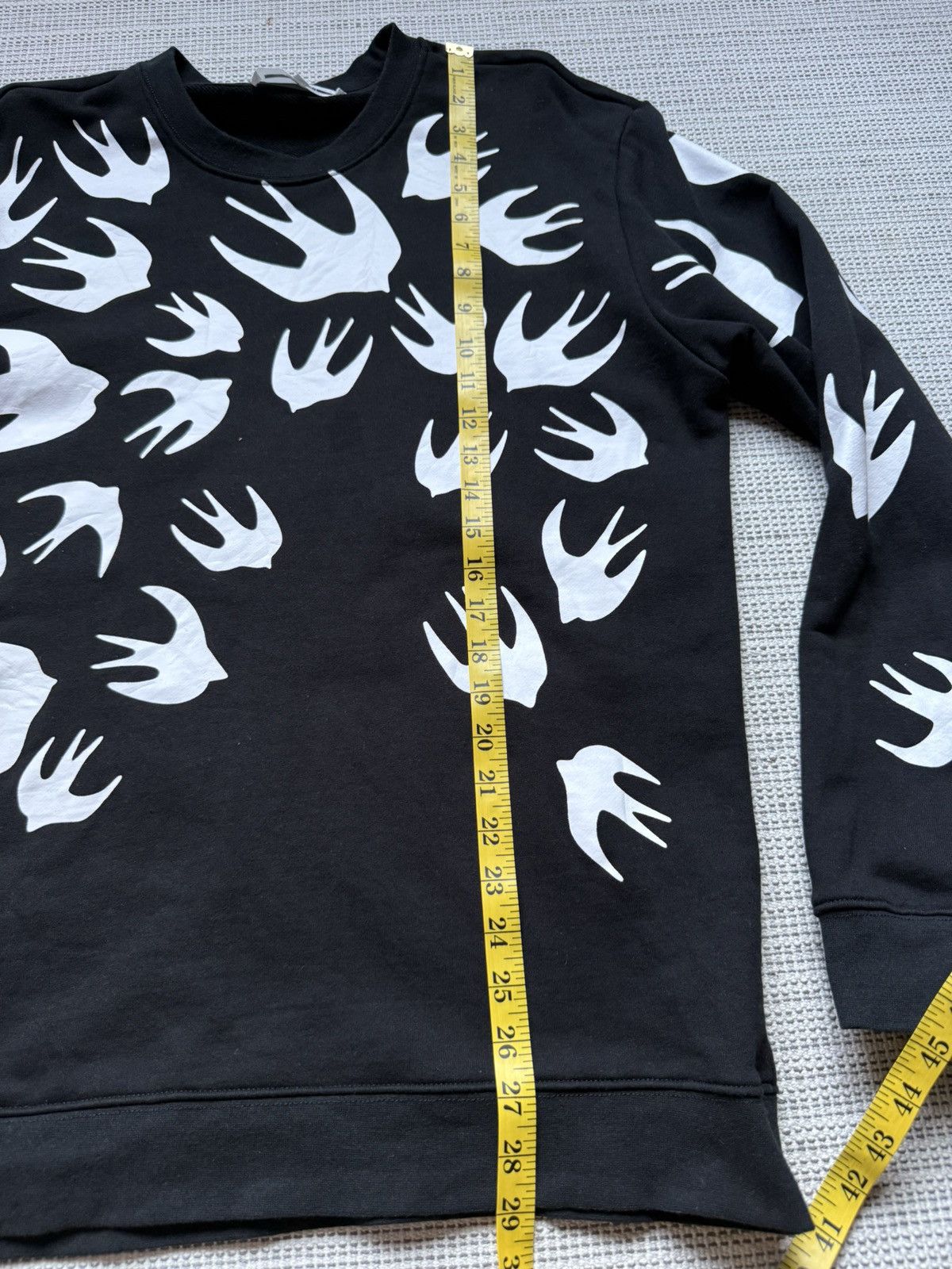 Alexander McQueen Alexander McQueen swallow bird printed sweatshirt Size US L / EU 52-54 / 3 - 10 Thumbnail