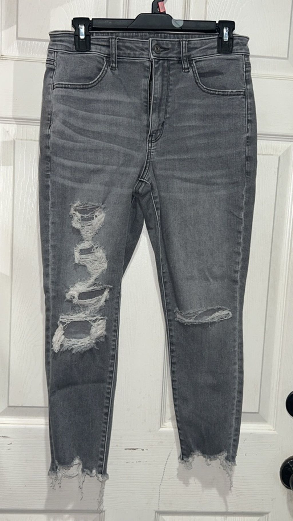 American Eagle Outfitters Women's American Eagle Gray Distressed Skinny Jeans Size 8 Size 30" / US 8 / IT 44 - 2 Thumbnail