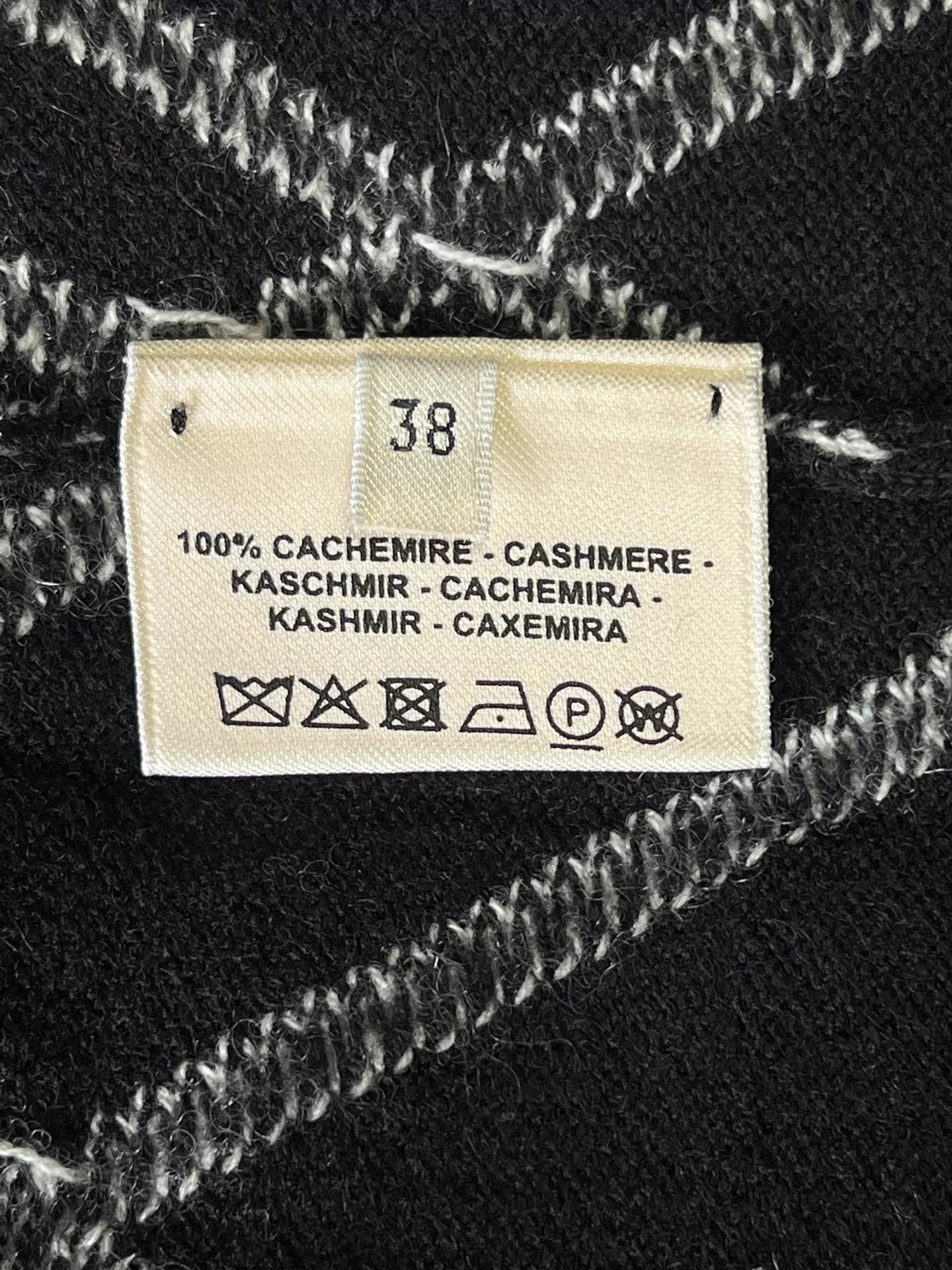 Hermes Hermès cashmere quilted logo dress 38 like new Size S / US 4 / IT 40 - 8 Thumbnail