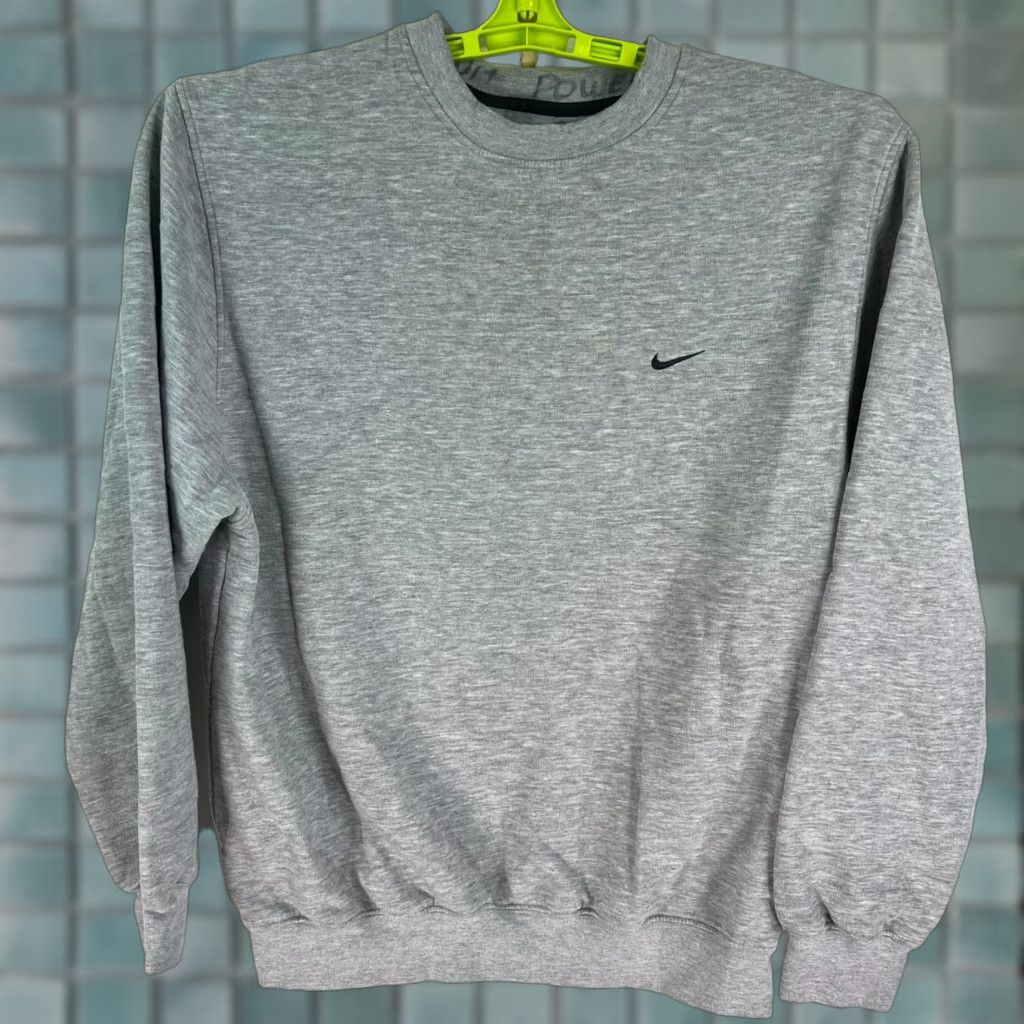 Nike VINTAGE Nike Sweatshirt Reverse Weave Gray Tag Pullover Crew Neck Mens M Gray 80s 90s Embroidered Logo Size US M / EU 48-50 / 2 - 1 Thumbnail