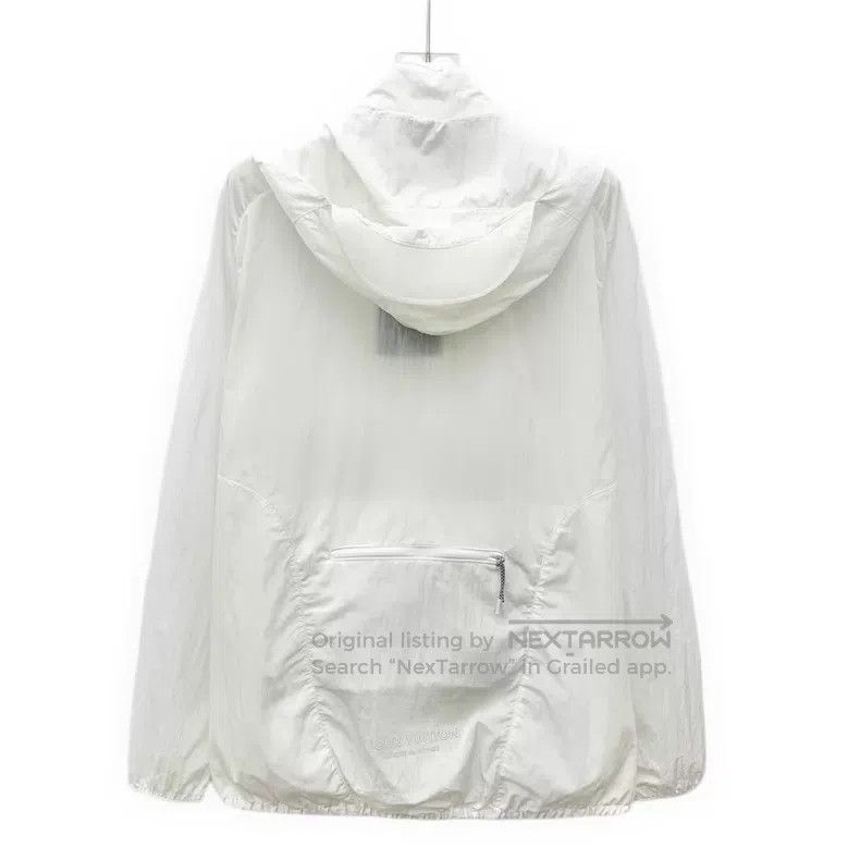 Louis Vuitton Louis Vuitton 25 White Hooded Drawstring Zipper Long Sleev Size XS / US 0-2 / IT 36-38 - 2 Thumbnail