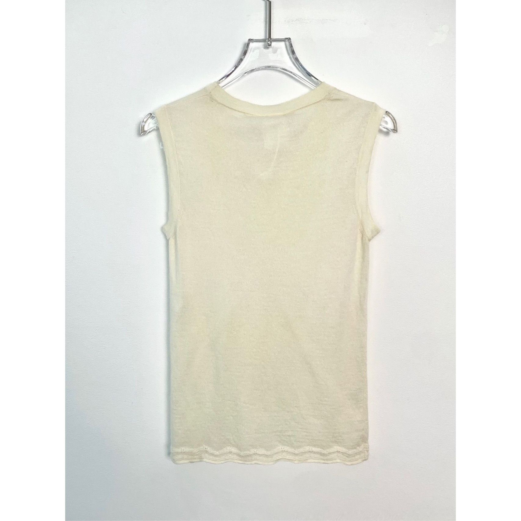 Chanel Chanel Beige Sleeveless Knit Crew-Neck Top With Logo Button Size XXS / US 00 / IT 34 - 6 Thumbnail