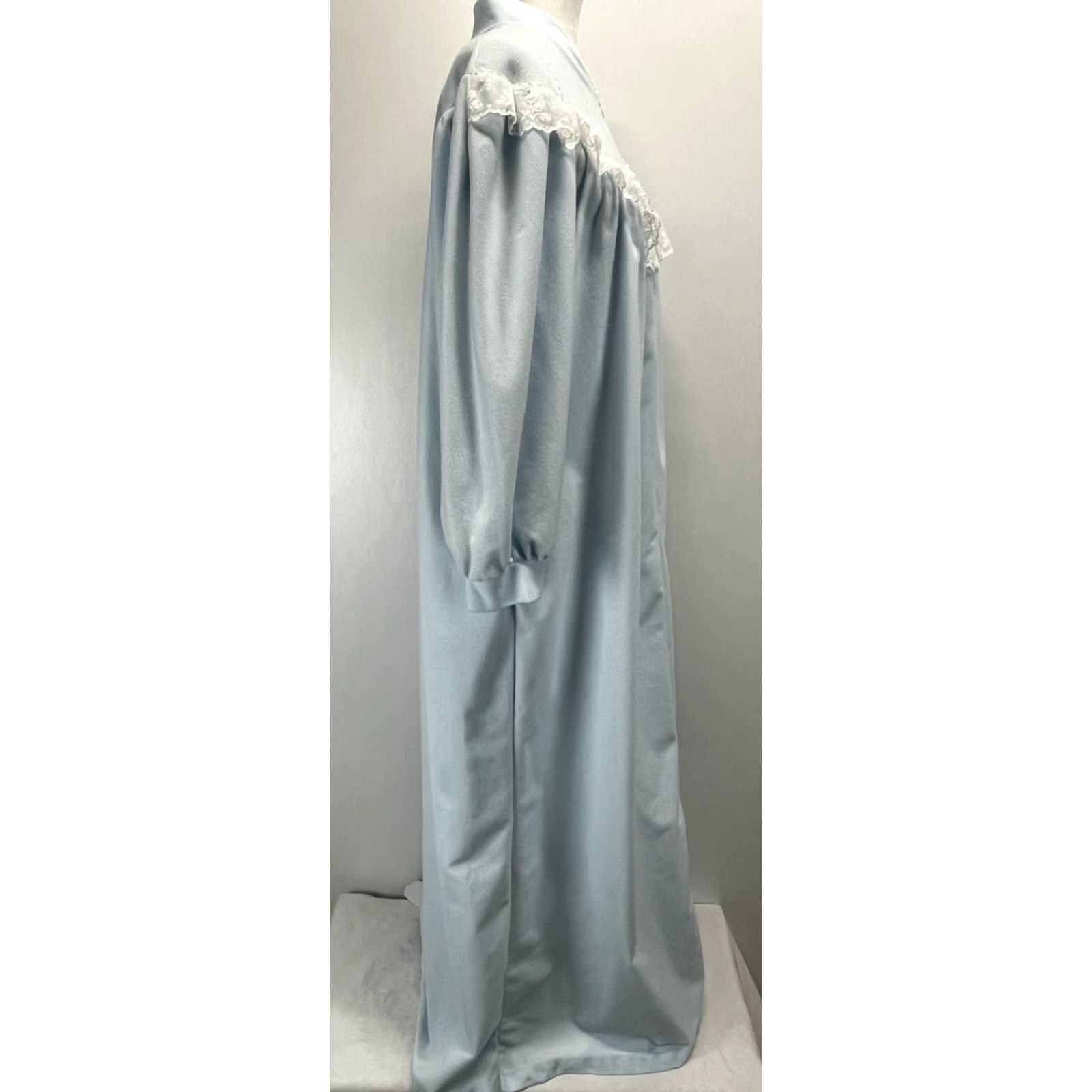 Vintage VINTAGE Gilligan & O'Malley Fleece Robe Nightgown Size M Blue USA Zip Women Size M / US 6-8 / IT 42-44 - 4 Thumbnail