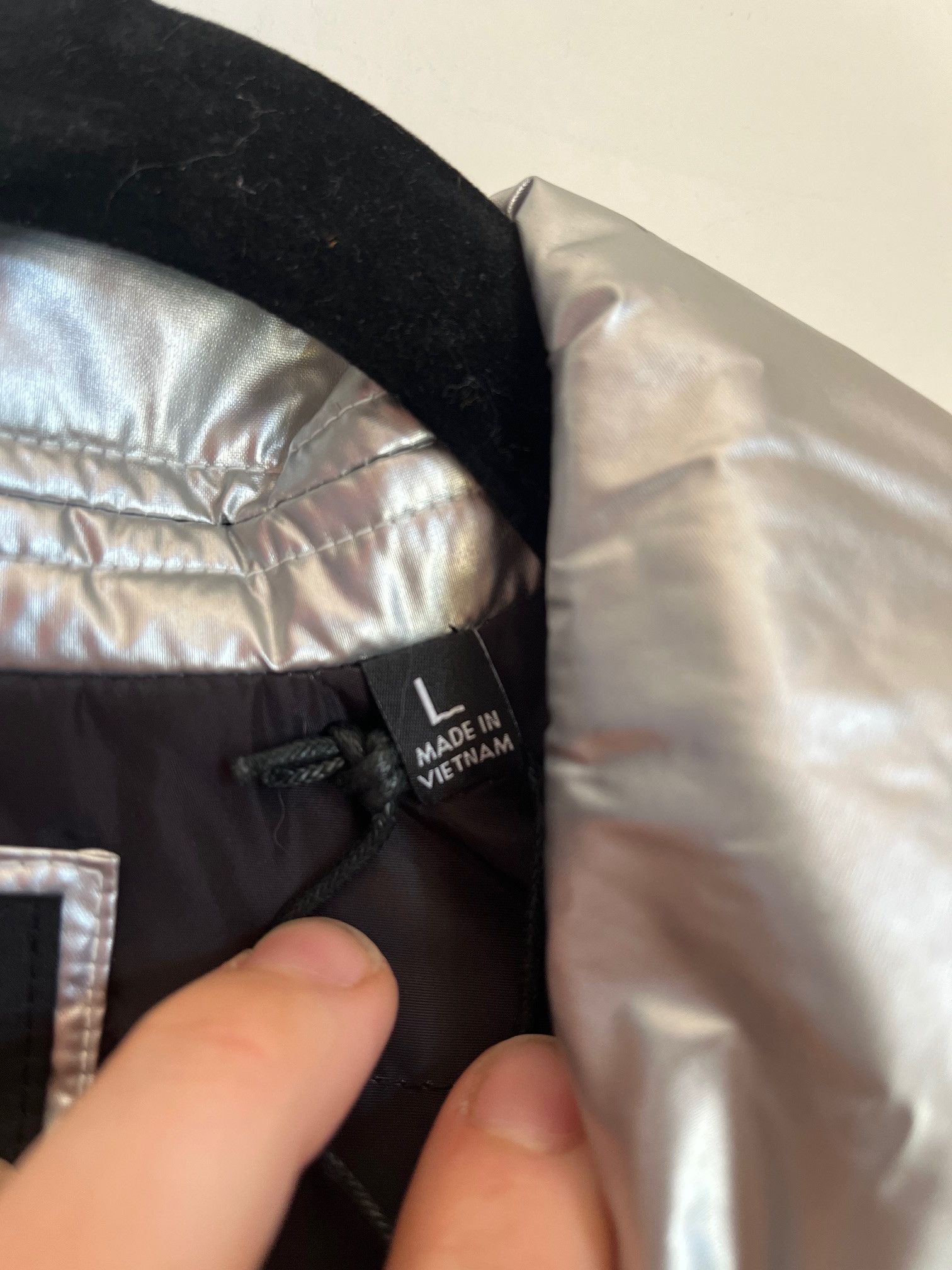 The Very Warm NWT The Very Warm Silver Coat W Morgan Jesse Lappin Lining L Size US L / EU 52-54 / 3 - 4 Thumbnail