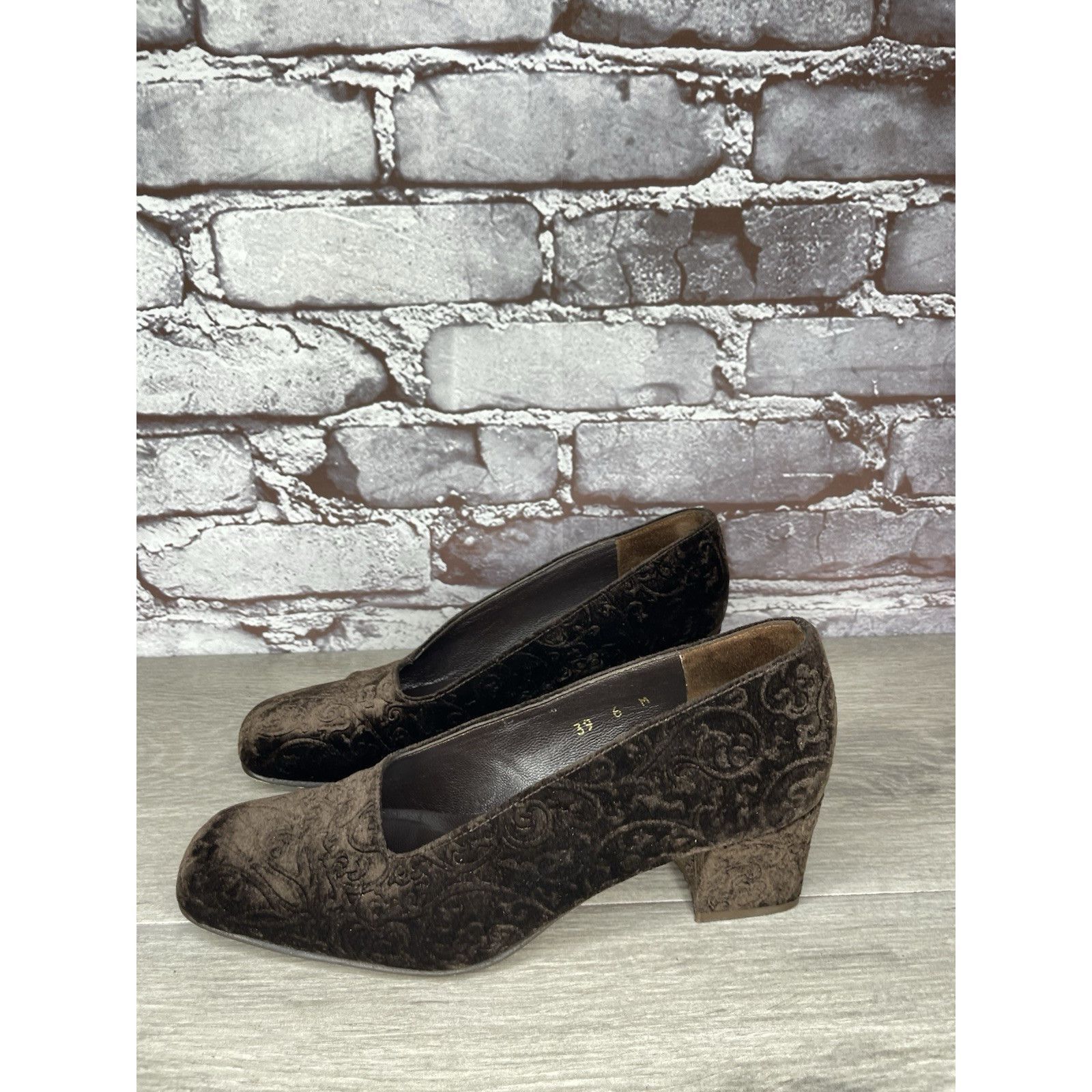 Enzo Bonafe ENZO ANGIOLINI Brown Textured Floral Velvet Block Heels Pump Size US 6 / IT 36 - 16 Thumbnail