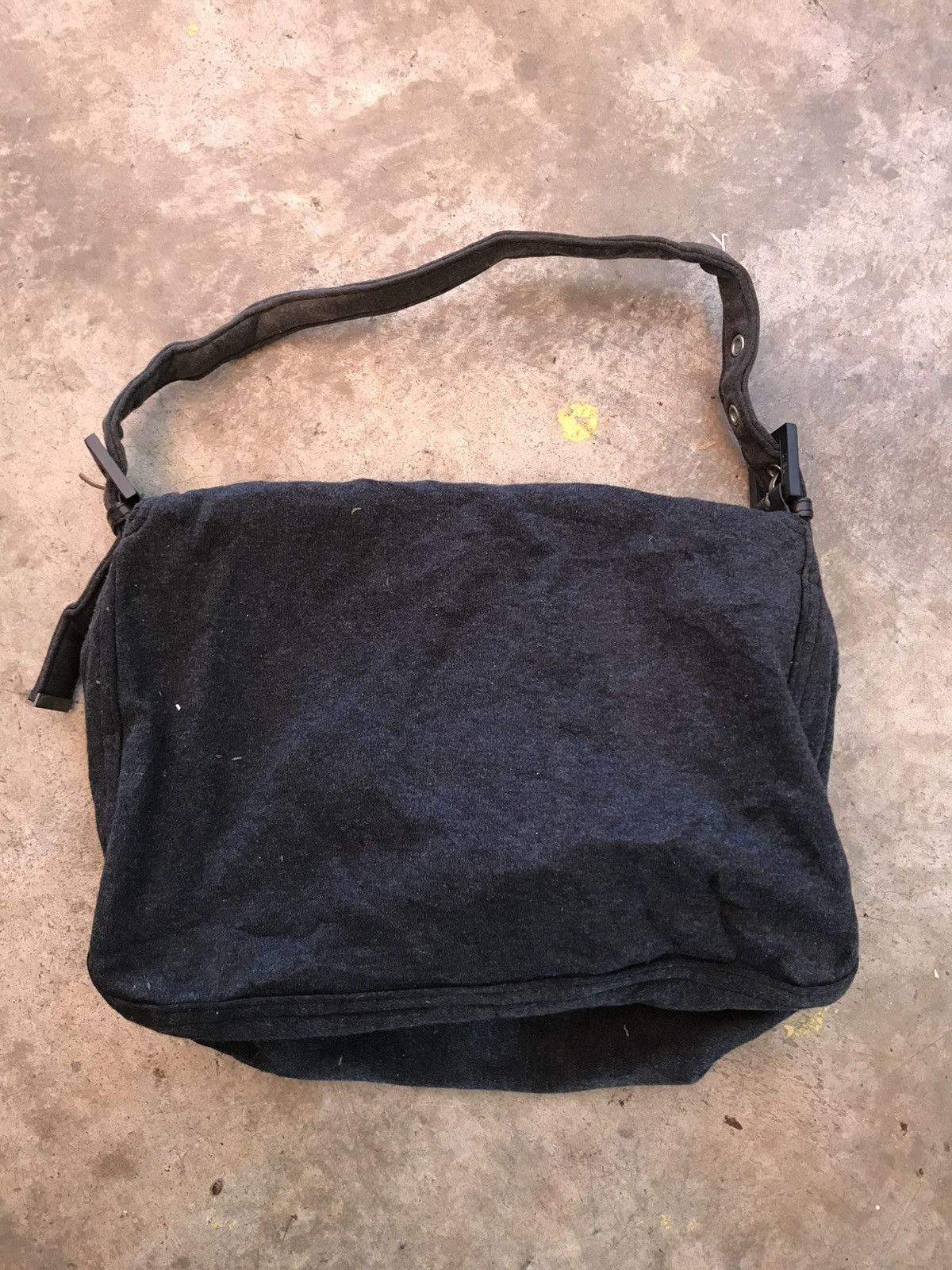 Fendi Authentic Fendi Mamma Baguette Bag Size ONE SIZE - 3 Thumbnail