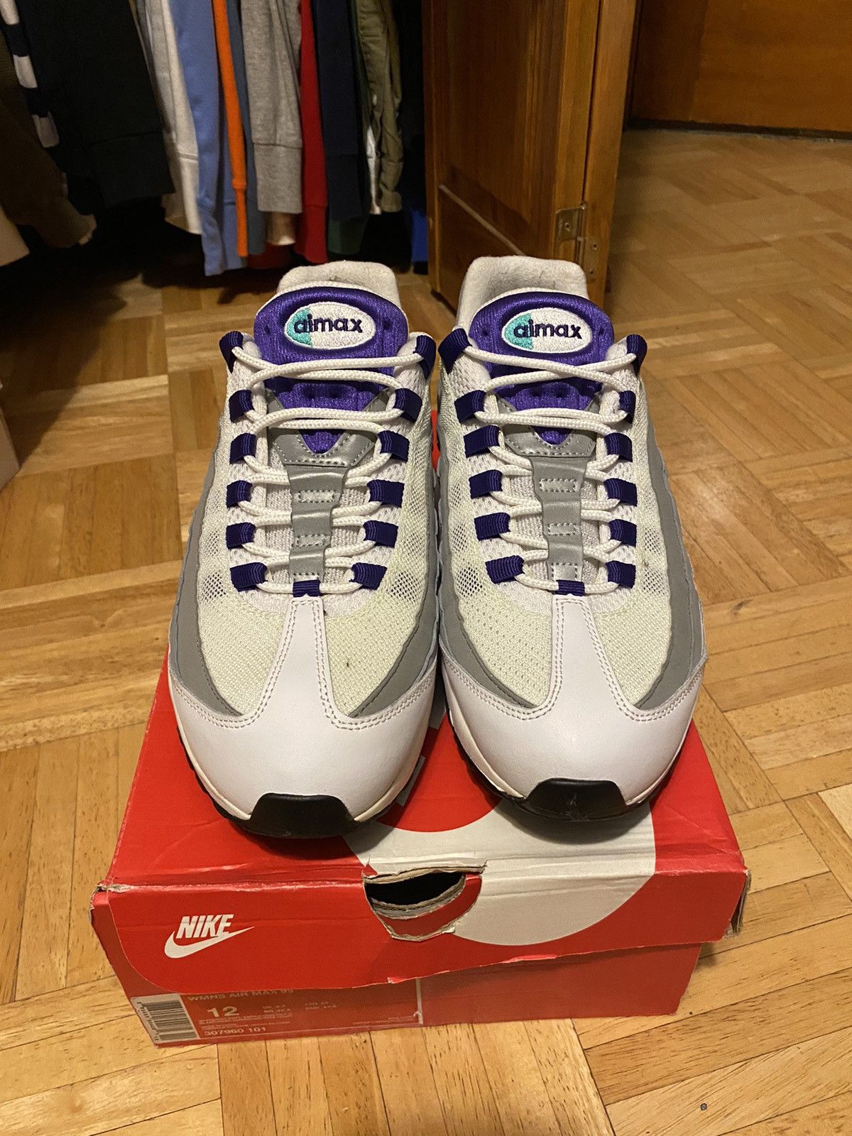 Nike Nike Air Max 95 WMNS Grape 2015 Size US 10.5 / EU 43-44 - 3 Thumbnail