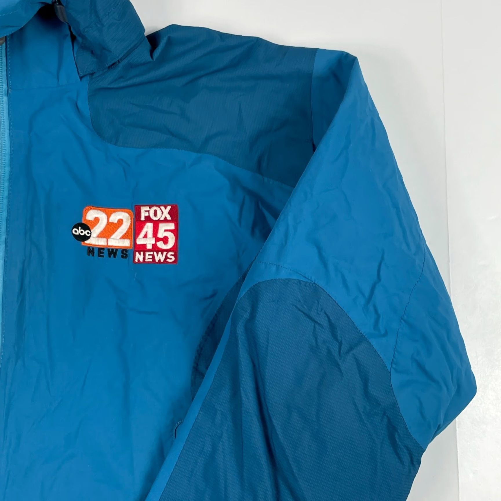 Vintage VINTAGE LL Bean Jacket Womens Small Blue Hooded Waterproof Rain Hiking Fishing Climbing Size S / US 4 / IT 40 - 3 Thumbnail
