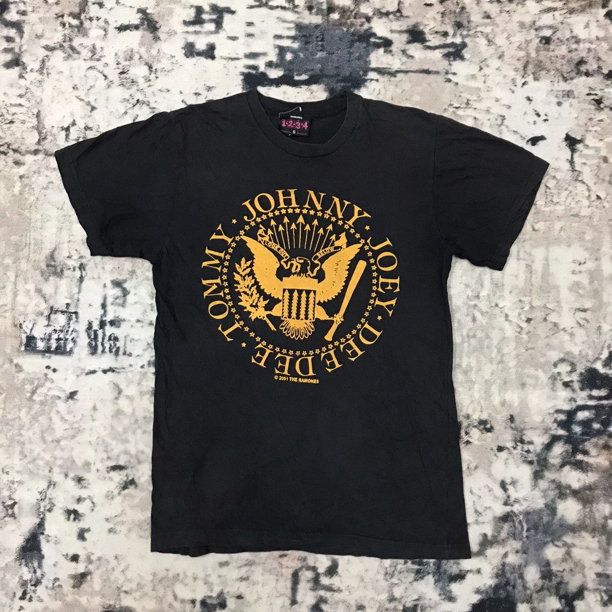Band Tees Vintage Ramones Band Tshirt Size US S / EU 44-46 / 1 - 1 Thumbnail