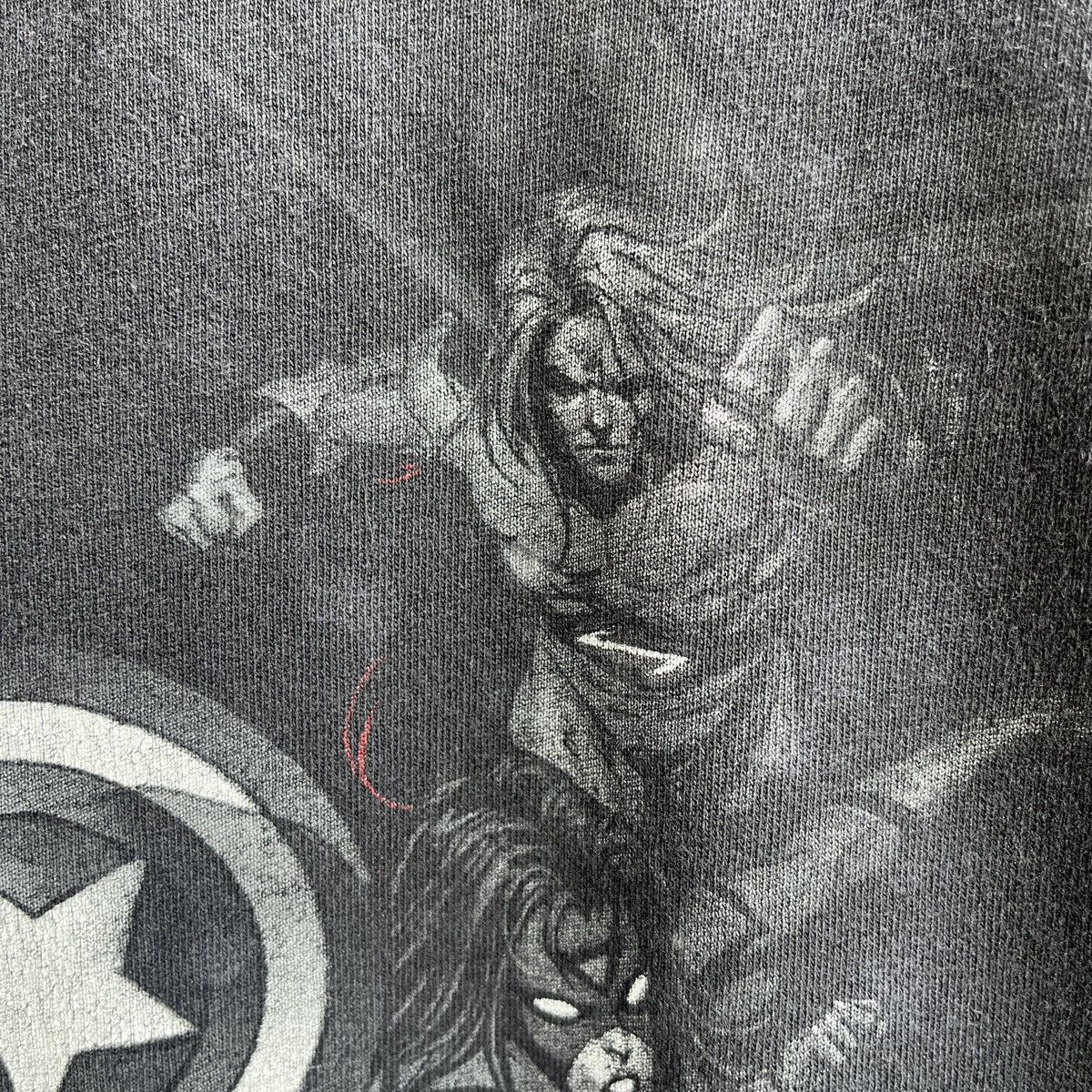 Mad Engine VINTAGE Y2K DISTRESSED FADED THE AVENGERS MARVEL TSHIRT Size US M / EU 48-50 / 2 - 10 Thumbnail